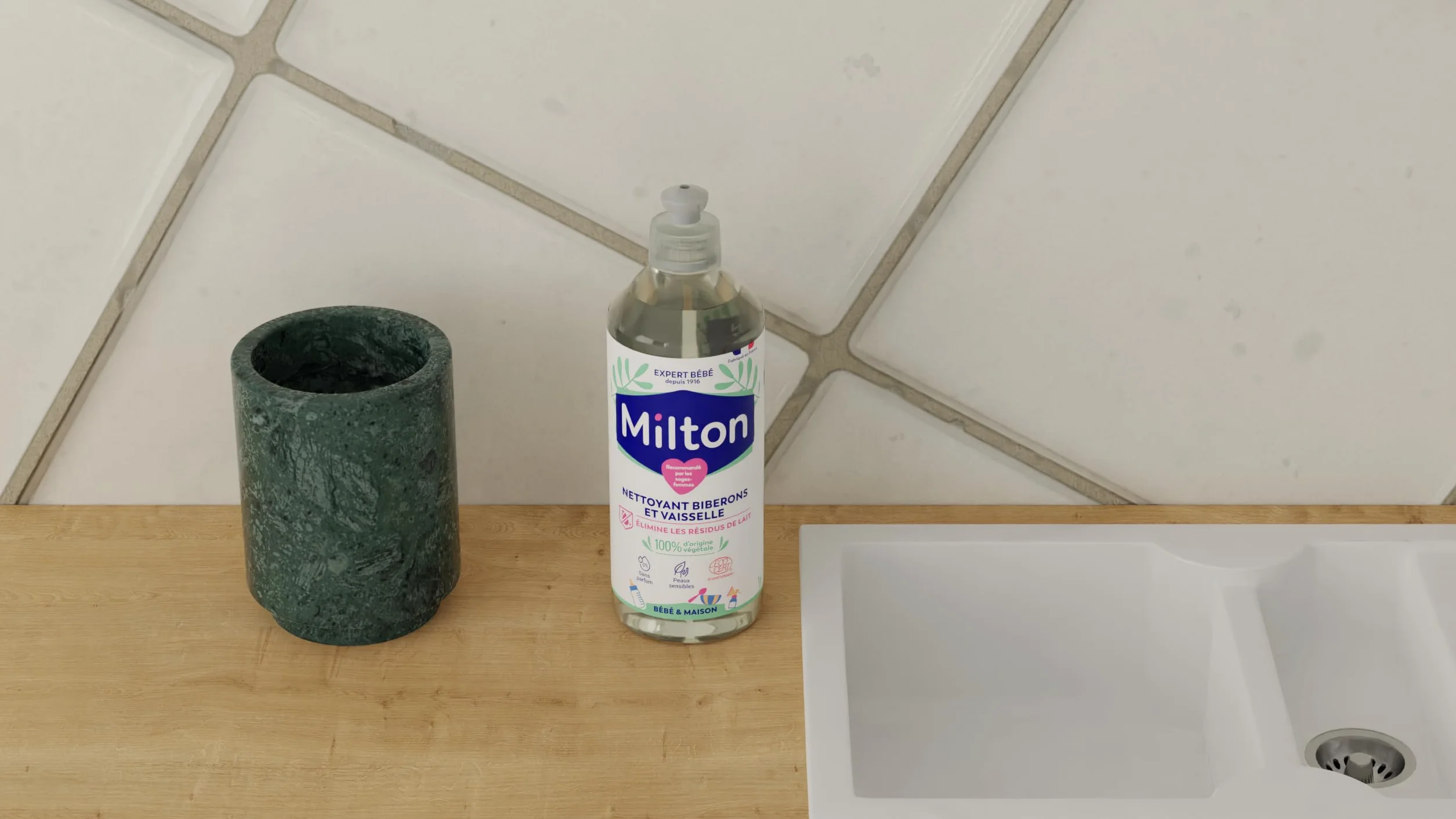 Milton Środek do czyszczenia butelek dla niemowląt 500 ml – opracowany specjalnie do usuwania wszystkich resztek mleka odpowiedzialnych za rozwój szkodliwych bakterii