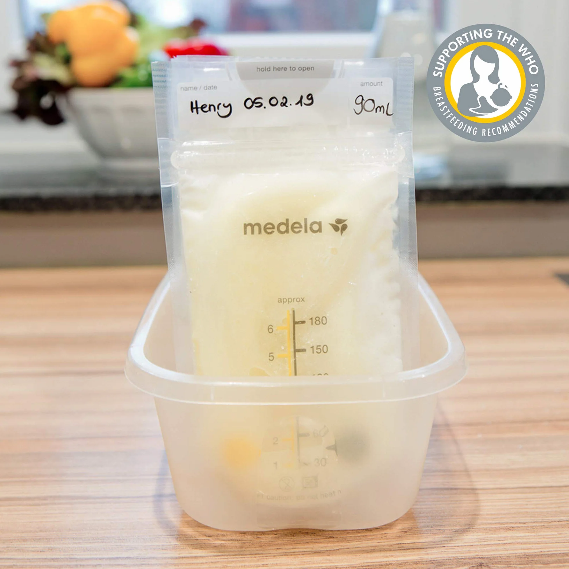 Medela Set of 180 ml Breast Milk Storage Bags - Pack of 50 BPA-free breast milk collection pouches with double zip, quick freeze and thaw
