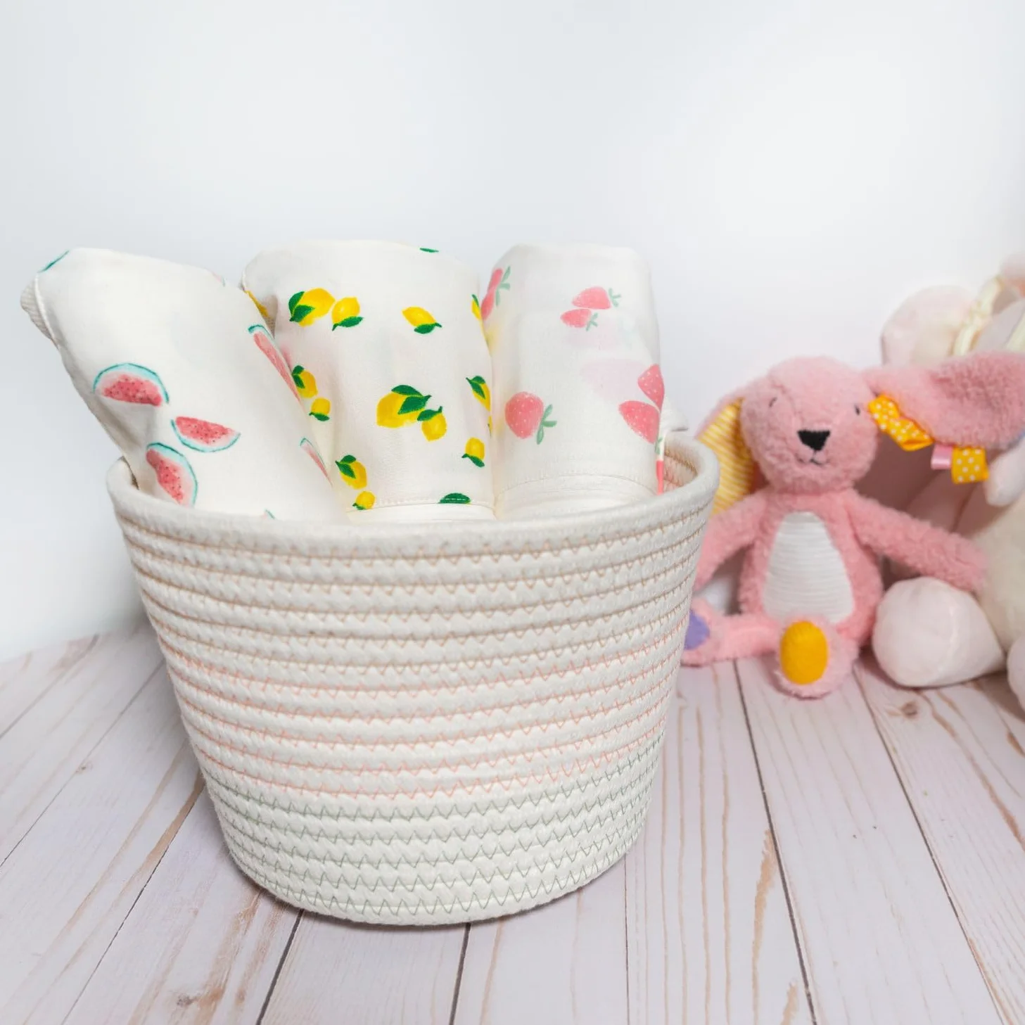 happiest baby Koc do owijania SNOO - 100% organiczna bawełna - wspomaga zdrowy rozwój bioder (truskawkowy wzór kości słoniowej, duży)