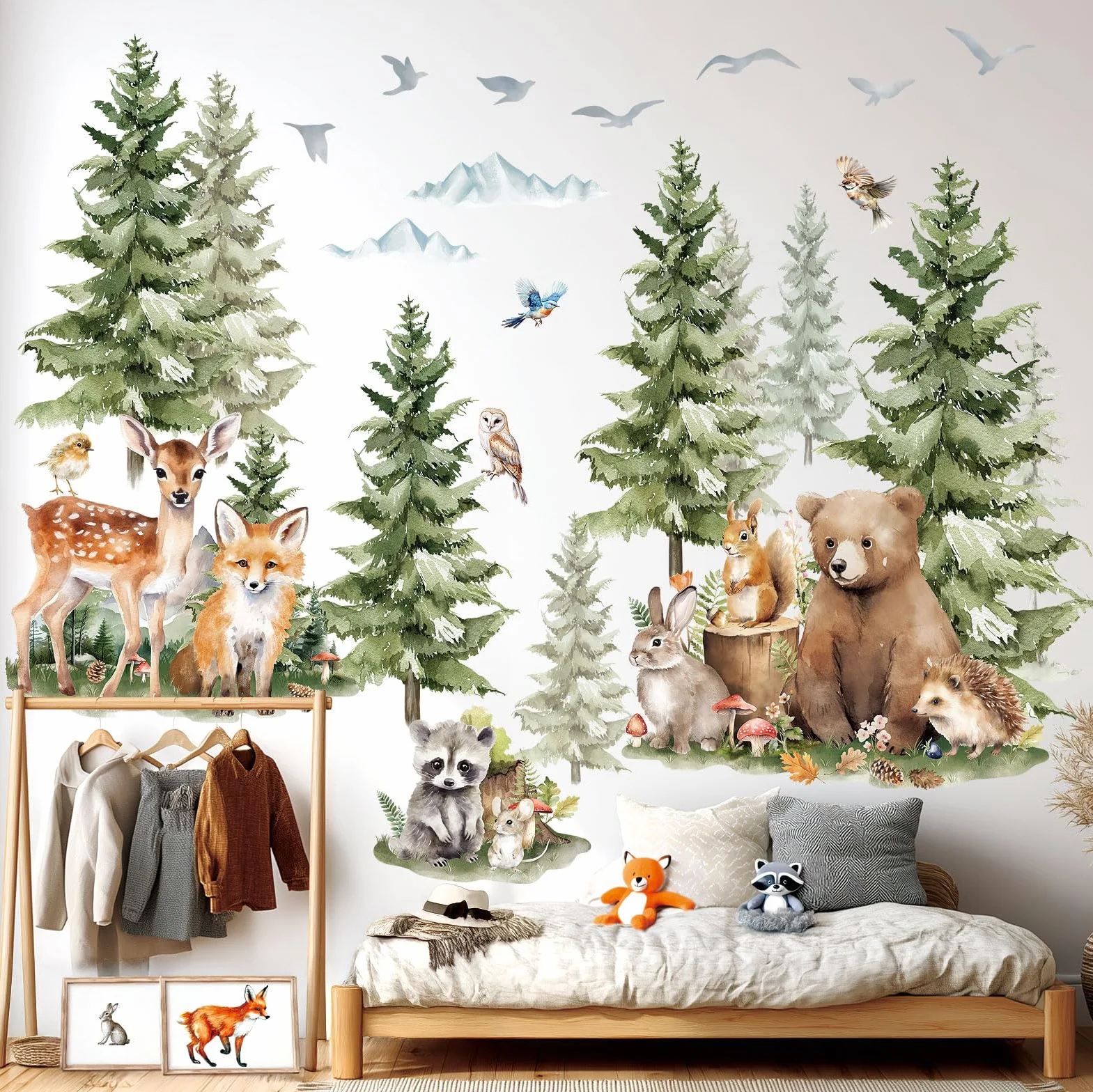 DECOWALL SG4-2422 Naklejki ścienne z sosnami i zwierzętami leśnymi Las górski Zwierzęta leśne Jeleń Lis Naklejki ścienne Przytulny pokój dla dzieci Przedszkole Sypialnia Wystrój pokoju zabaw