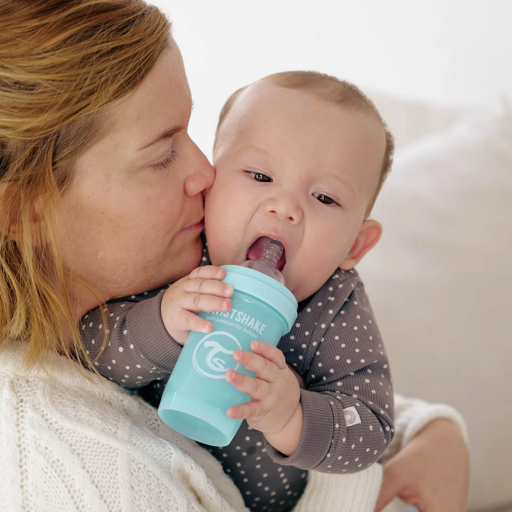 Twistshake Baby Smoczki Antykolkowe - Zestaw 2 (4 Miesięcy+) | Smoczki do Butelek dla Niemowląt o Strukturze Przypominającej Pierś | Miękki Silikonowy Smoczek dla Niemowląt | Bez BPA | Przezroczysty