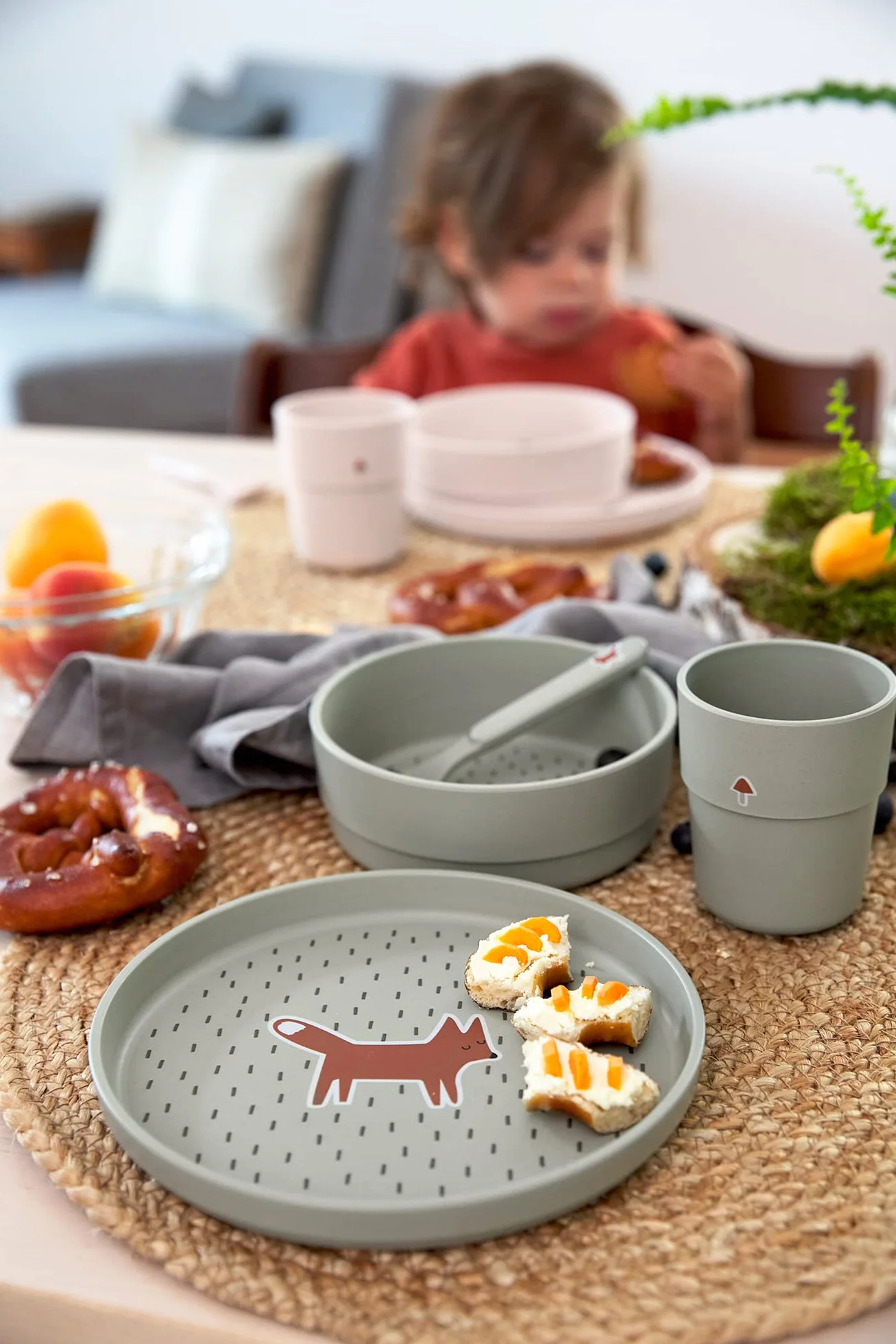 LÄSSIG Little Forest Fox zestaw naczyń dla dzieci (talerze, kubki, miseczki, łyżeczki) bez BPA, do zmywarki i kuchenki mikrofalowej