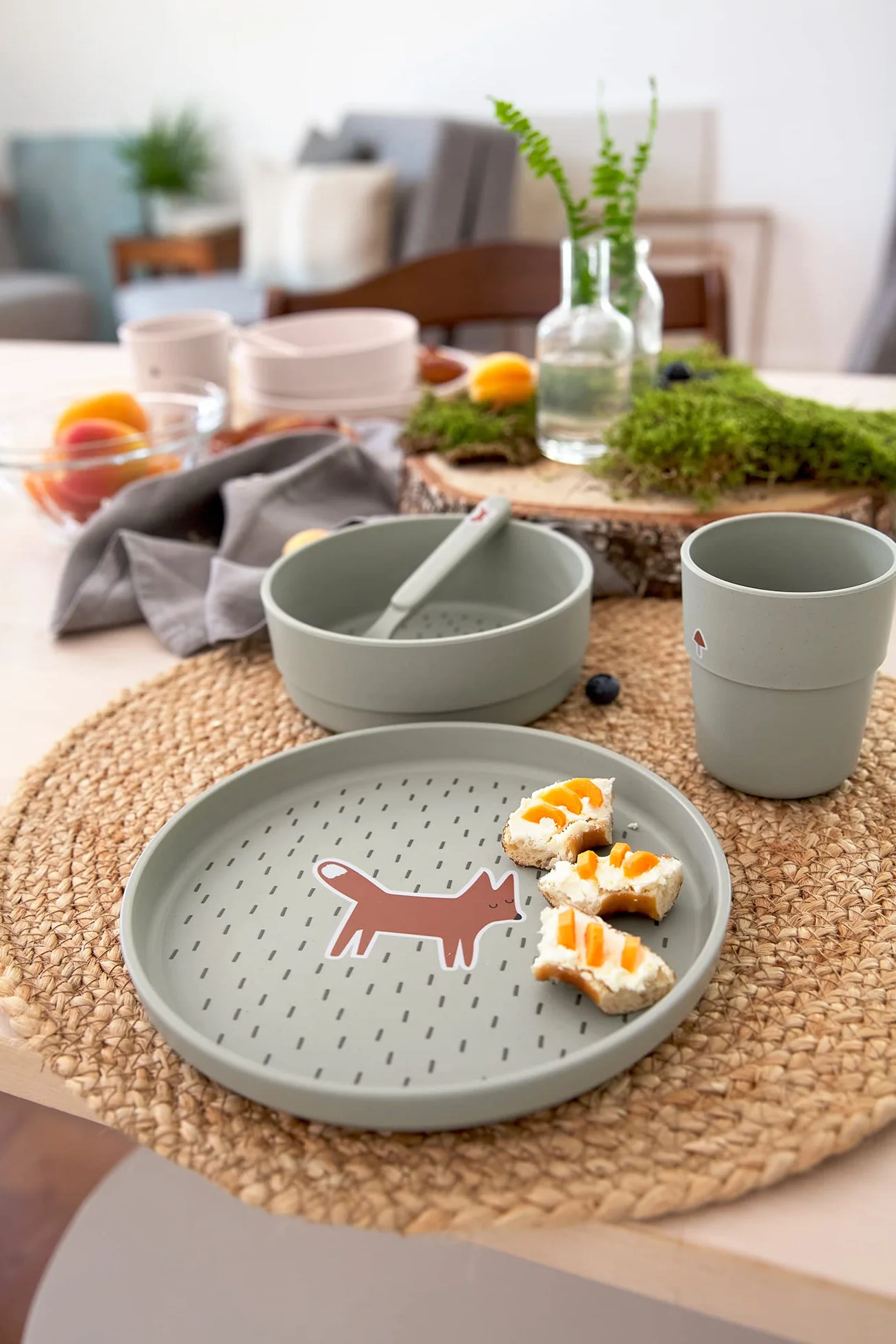 LÄSSIG Little Forest Fox zestaw naczyń dla dzieci (talerze, kubki, miseczki, łyżeczki) bez BPA, do zmywarki i kuchenki mikrofalowej