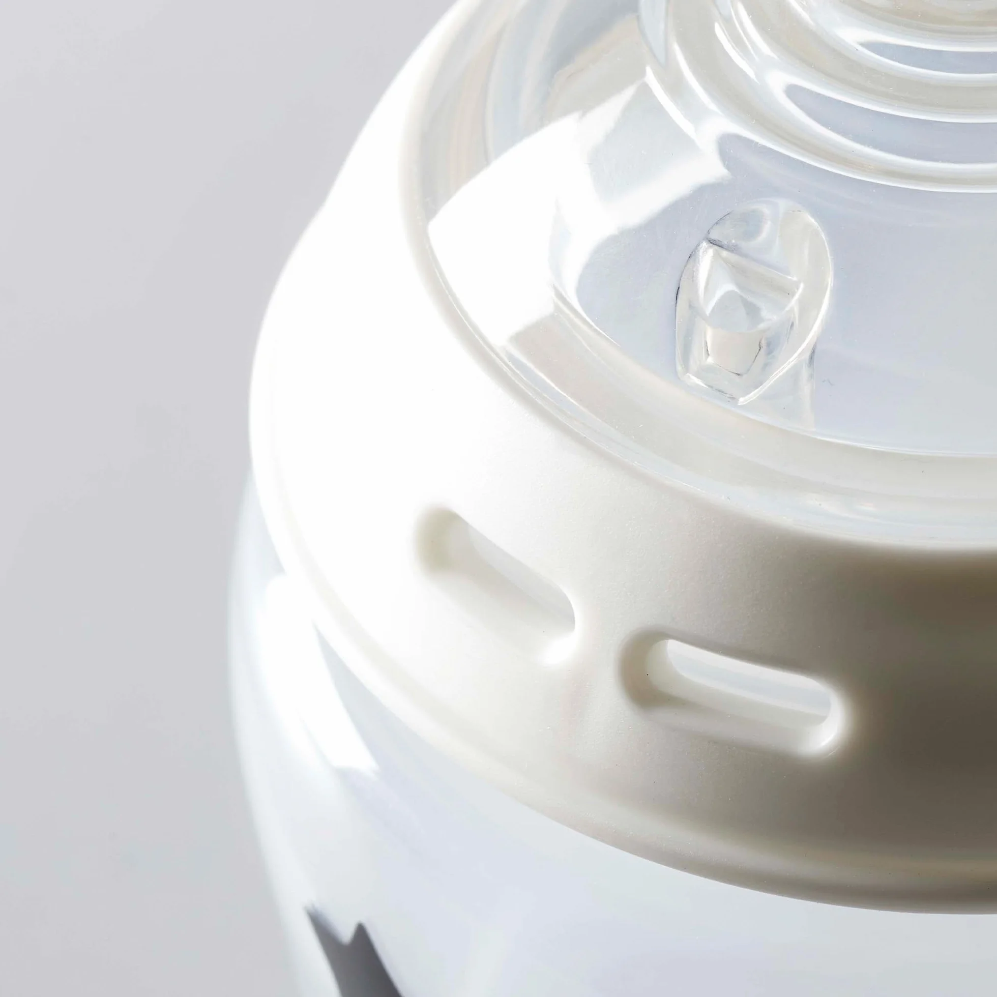 Tommee Tippee Closer to Nature kompletny zestaw do karmienia, elektryczny sterylizator parowy z izolowaną torbą na butelkę, butelki dla noworodków i podgrzewacz do butelek, czarny
