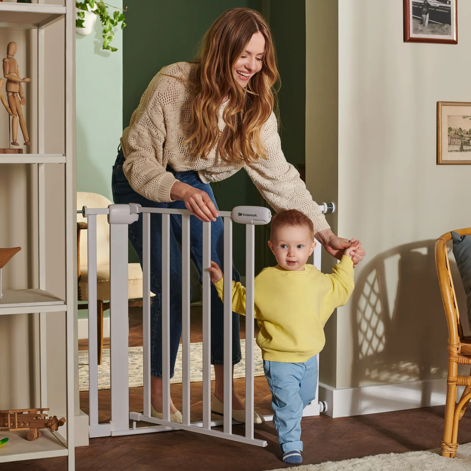 Kinderkraft LOCK&GO, Bramka Zabezpieczająca, Bramka na Schody, Dla Dzieci, otwierana 90 stopni, szeroka, regulowana, 75 do 103 cm, Mechanizm Dociskowy, Drewniana