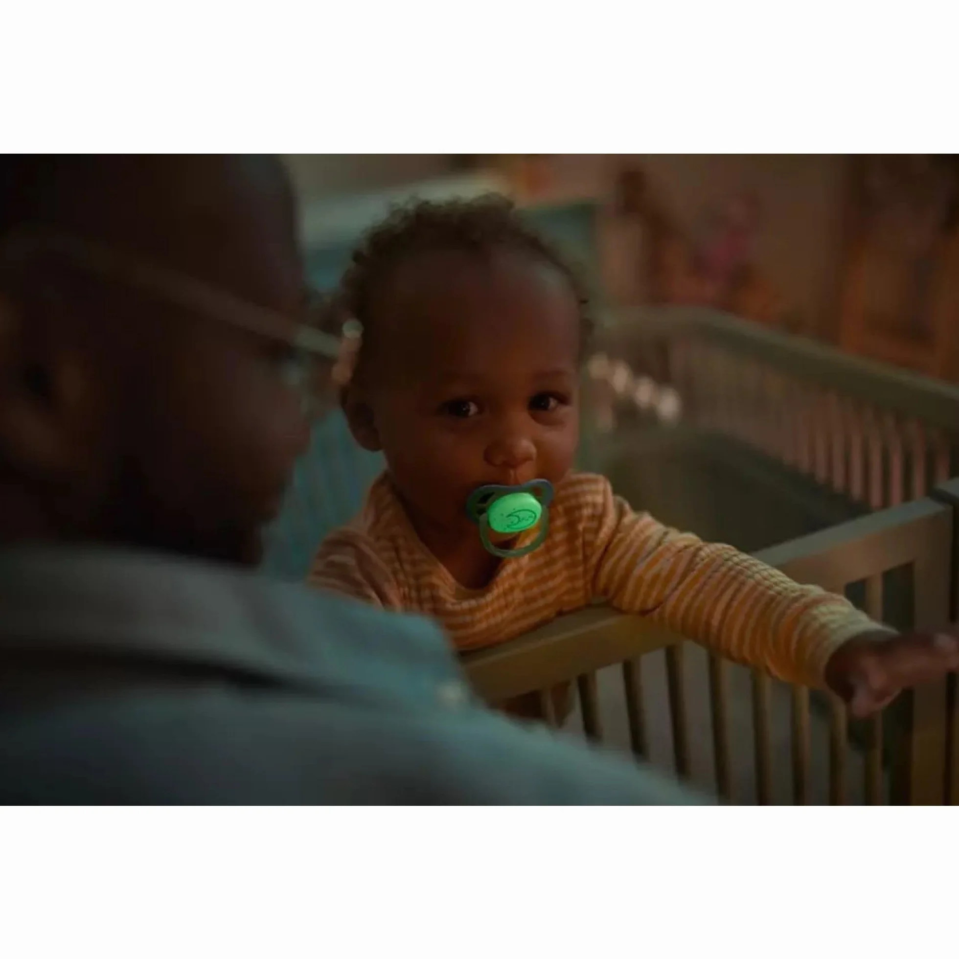 Philips Avent smoczek Ultra Air Nighttime 2 sztuki bez BPA świecący w ciemności dla dzieci od 18 miesięcy SCF376/23