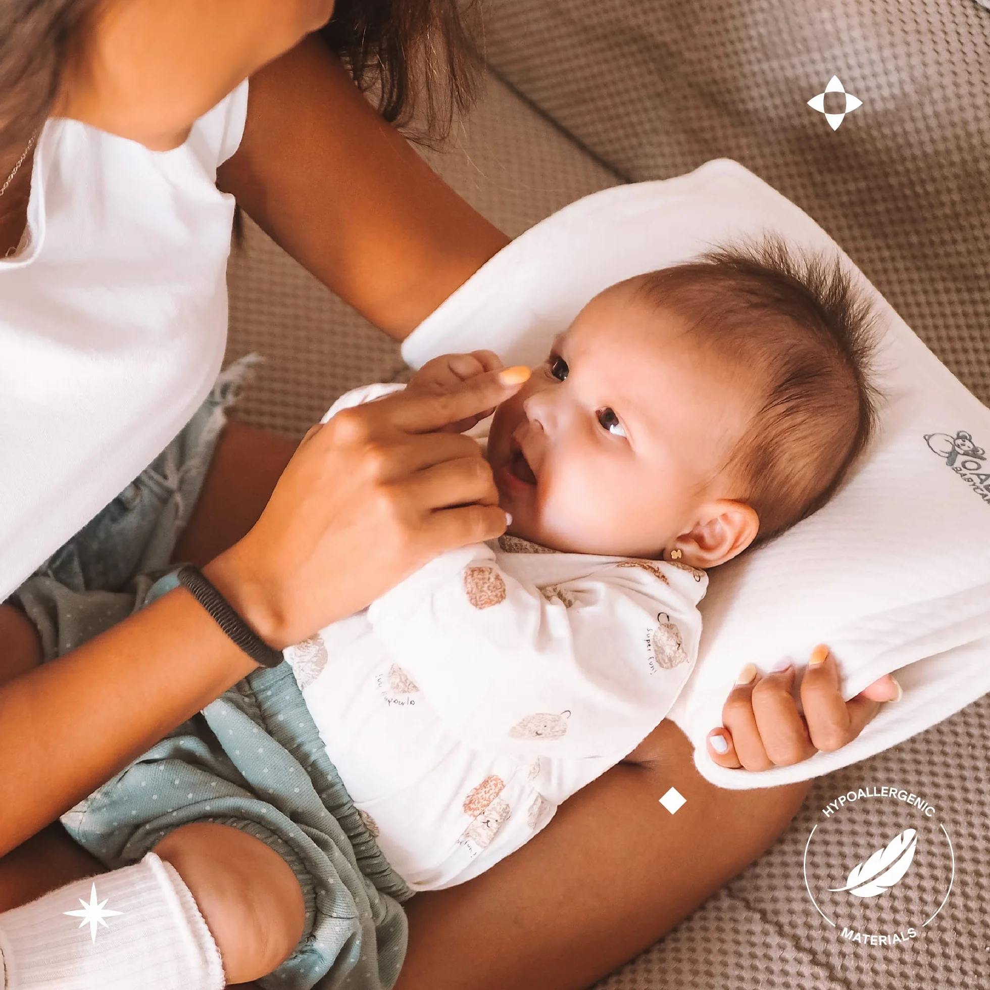 KOALA BABYCARE Poduszka ciążowa z pamięcią kształtu, pomagająca w leczeniu i zapobieganiu plagiocefalii (płaska głowa), zdejmowana (z 2 pokrowcami), Koala Perfect Head Breastfeeding - Biała