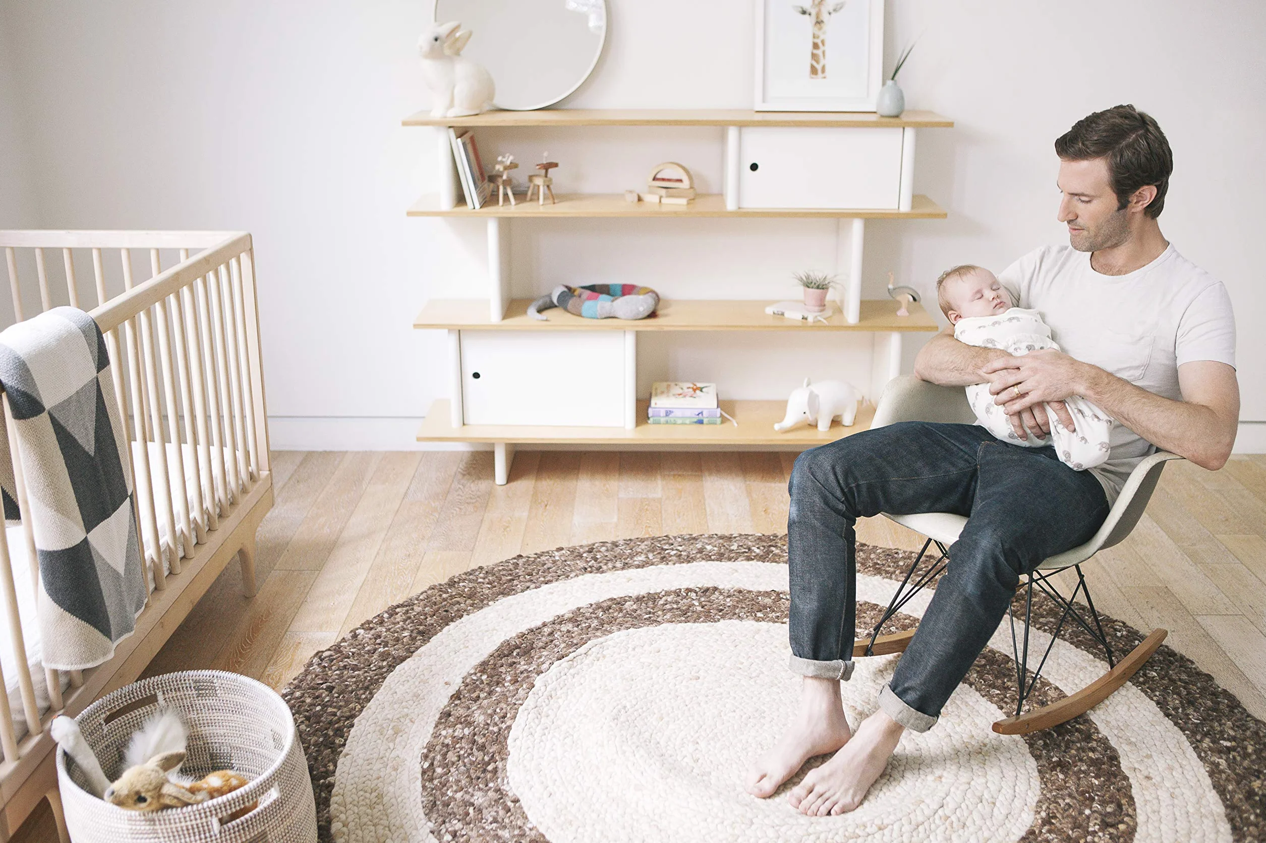 Ergobaby Ergonomiczna Owijka dla Niemowląt Swaddler, Kieszenie na Ramionach Utrudniające Rozwinięcie, Wyjmowana Kieszeń na Nogi, Wzór w Słonie