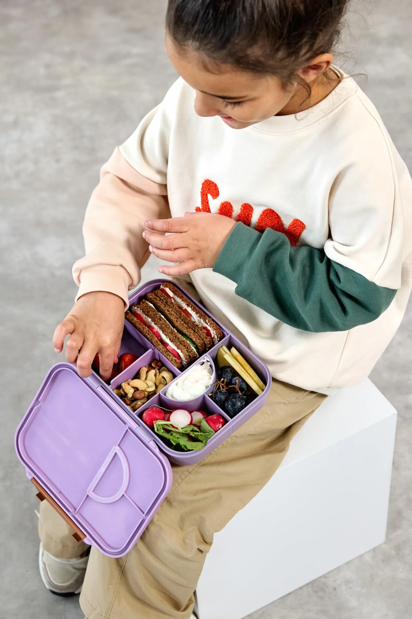 LÄSSIG Pudełko śniadaniowe dla dzieci, nie zawiera BPA, z wyjmowaną przegródką/pudełko na lunch Bento, Little Gang Heart fioletowe