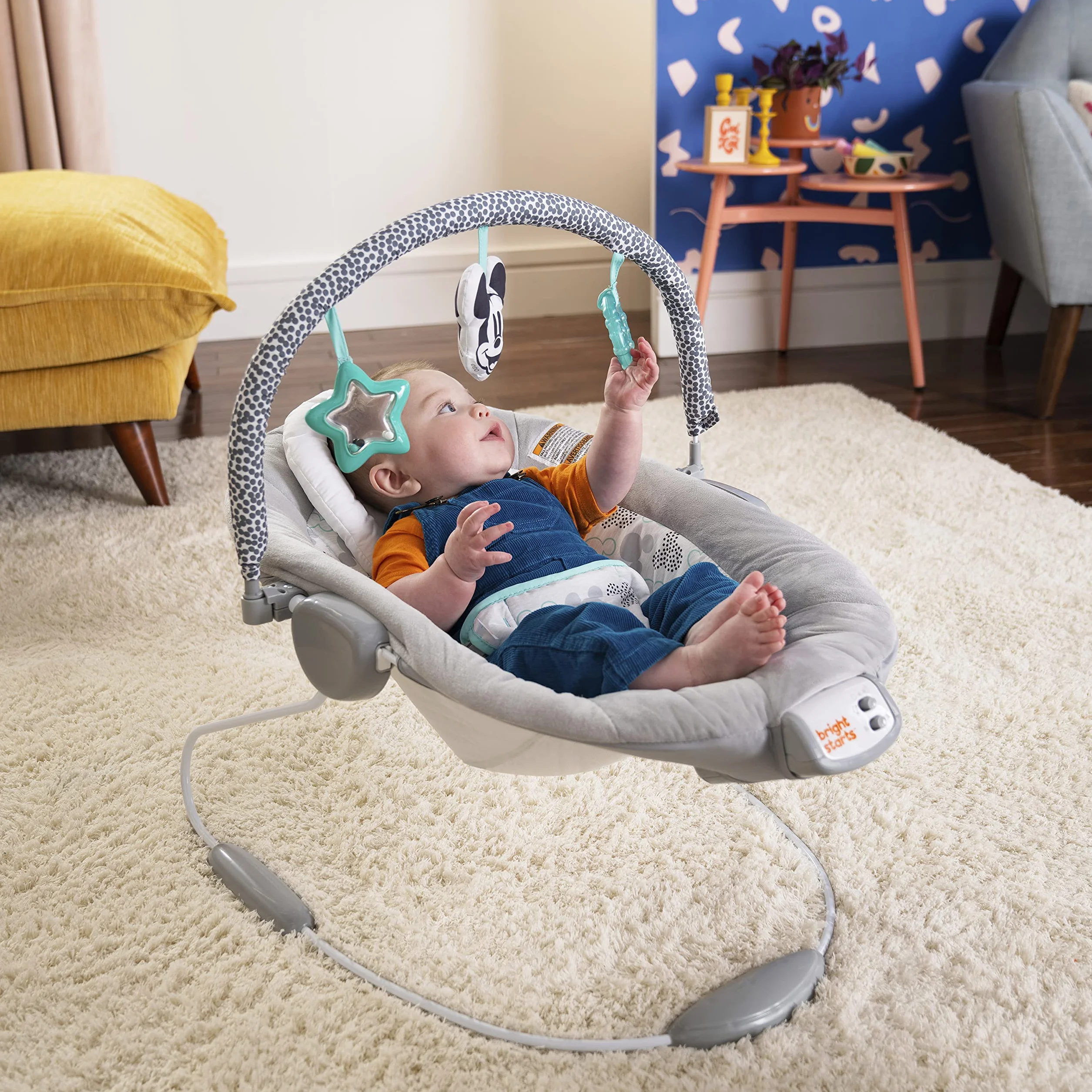 Bright Starts, Disney Baby Micky Huśtawka dla niemowląt z uspokajającymi wibracjami, melodiami, zdejmowanym łukiem do zabawy, 3 wiszące zabawki i wiele więcej