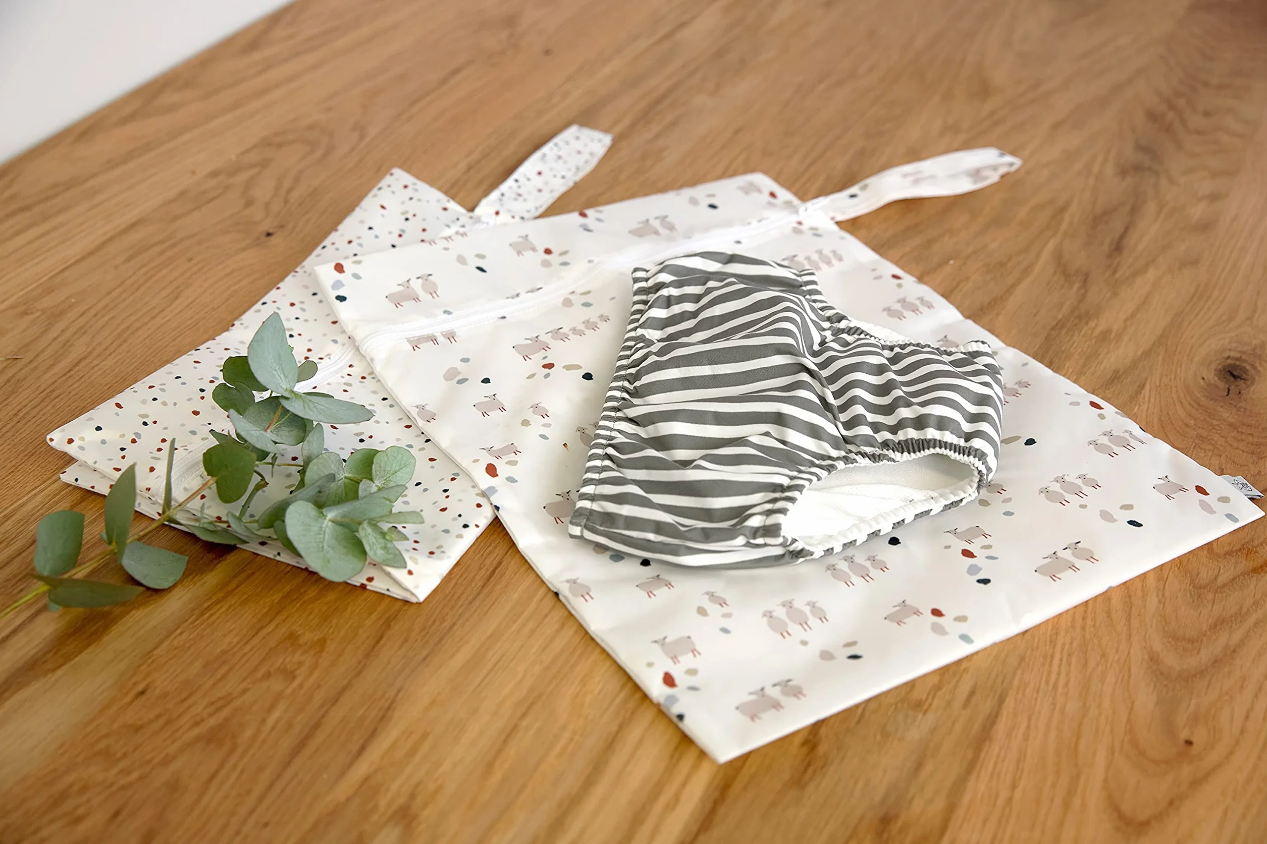 LÄSSIG Torba na mokro wielokrotnego użytku dla dziecka, 2 sztuki/Wet Bag Tiny Farmer Dots/Sheep