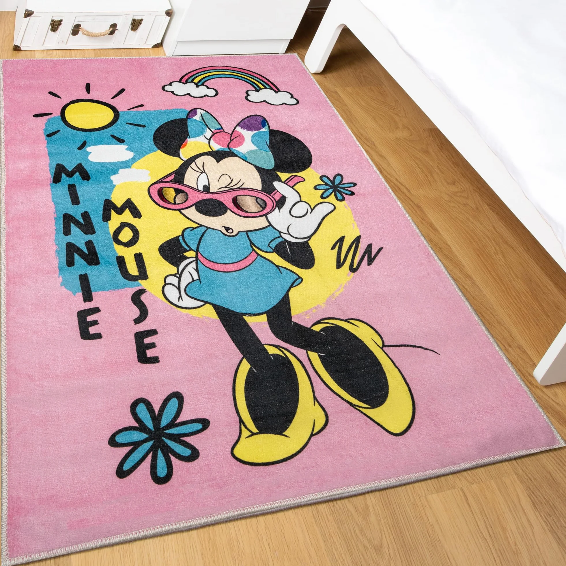 Disney Home dywan dla dzieci - oficjalnie licencjonowany dywan do pokoju dziecięcego, pokoju zabaw - antypoślizgowa i nadająca się do prania mata do zabawy dla dzieci, dywan z myszką Minnie 80 x 120