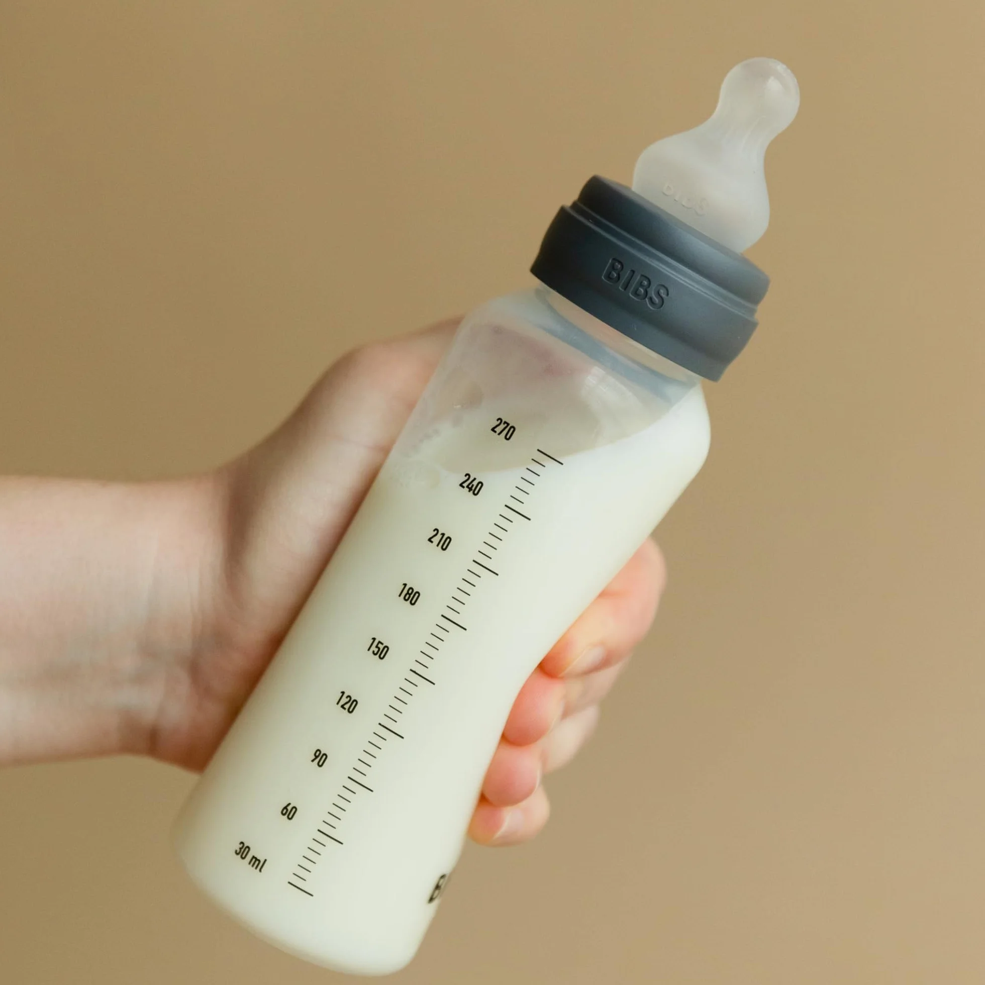 Butelka Bibs o pojemności 150 ml z silikonowym smoczkiem, funkcja antykolkowa, bez BPA, okrągły smoczek, powolny przepływ, odpowiednia dla noworodków - Sage