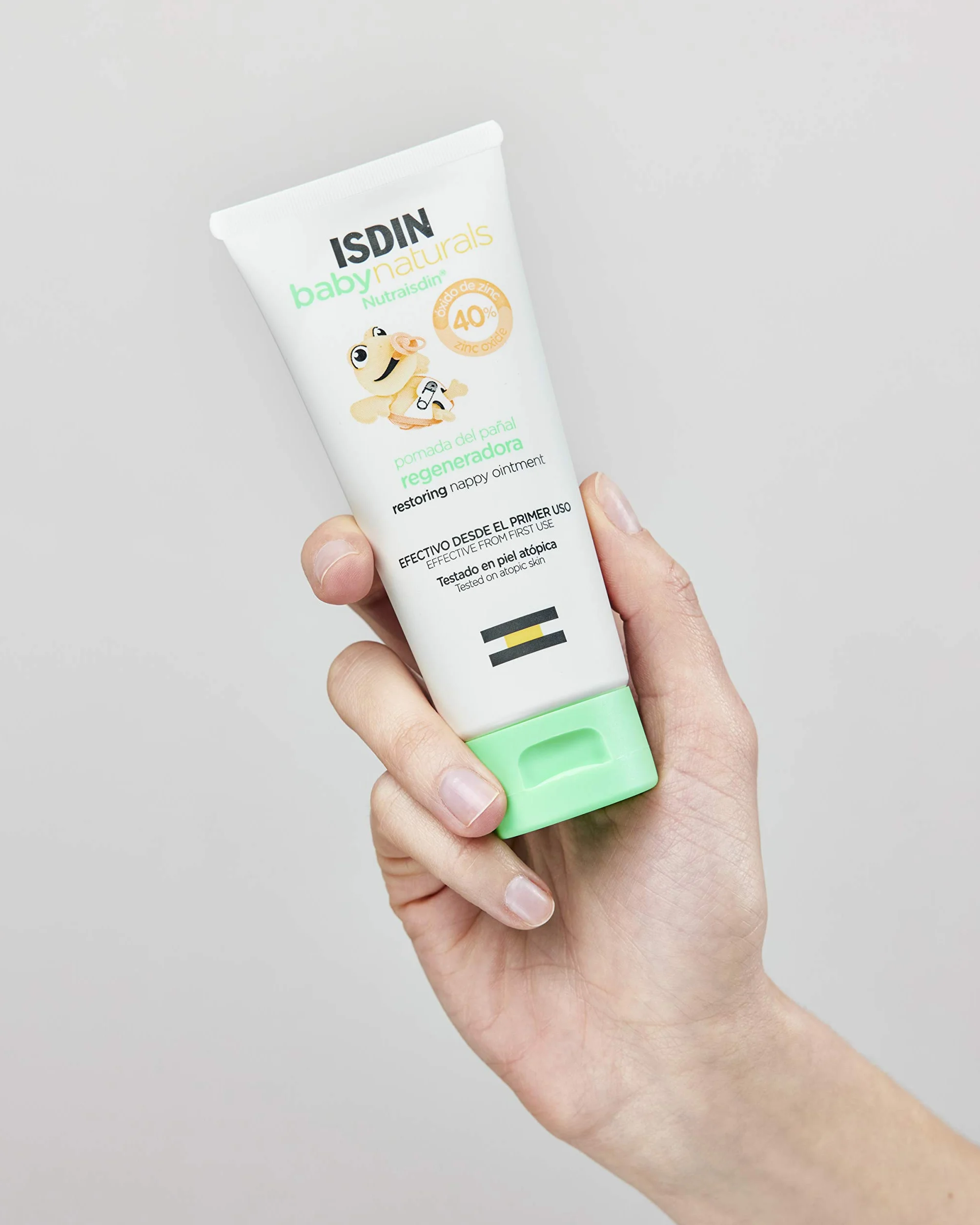 NutraISDIN Baby Naturals Pomada na pieluchy regenerująca, chroni i regeneruje wrażliwą skórę, z 40% cynkiem, 100 ml