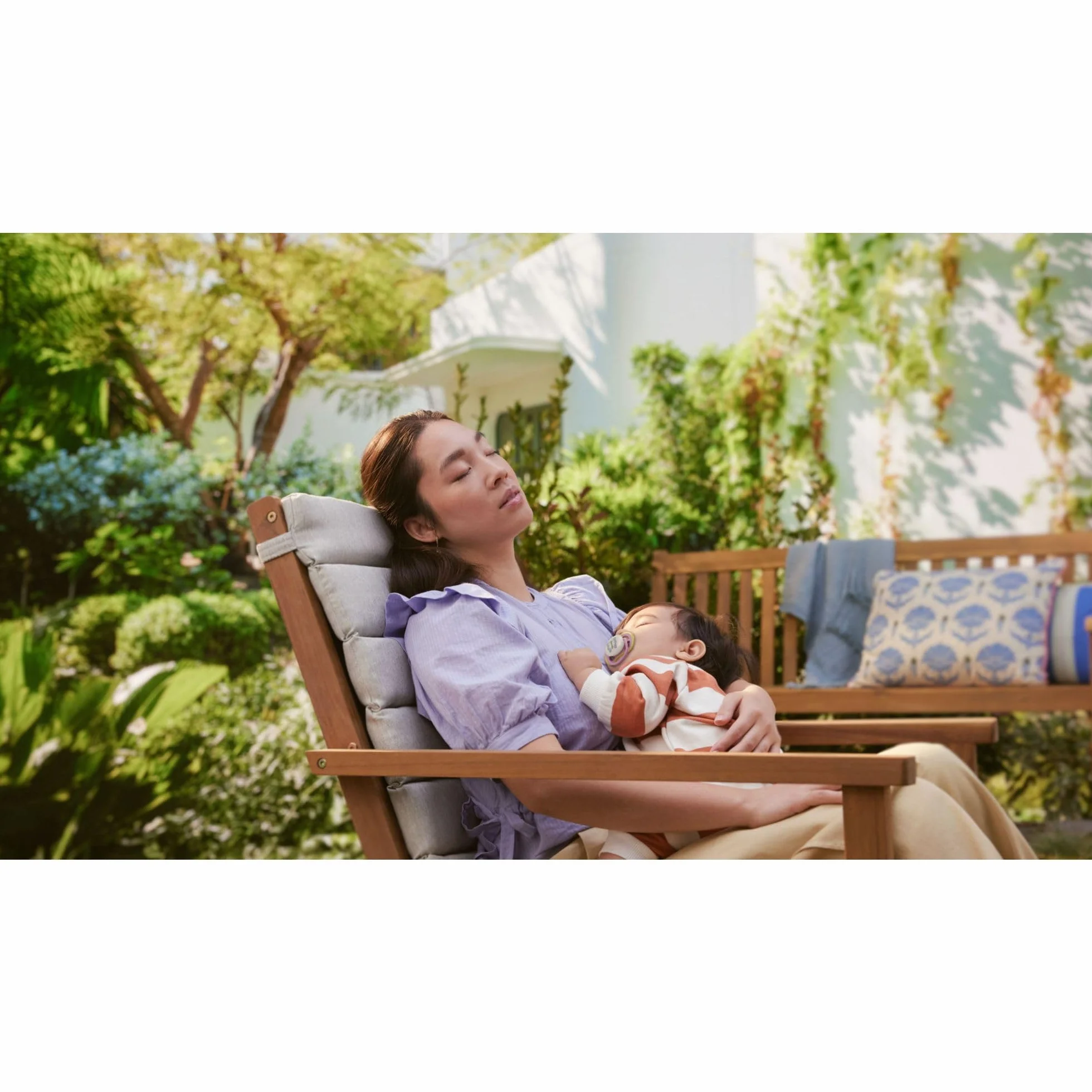 Philips Avent smoczek ultra air Nighttime – dopasowany do szczęki, dla dzieci w wieku 6-18 miesięcy, świeci w ciemności, miękki, symetryczny silikonowy smoczek, nie zawiera BPA, 2 sztuki, SCF376/29