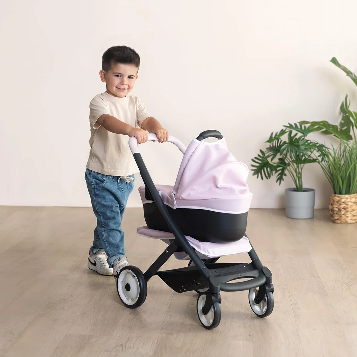 Smoby - Maxi-Cosi - Różowy wózek spacerowy i głęboki - Dla lalek do 42 cm - 3 w 1 - Imitacja zabawki - Ciche i wielokierunkowe koła - Duży kosz do przechowywania - Od 3 lat - Wyprodukowano w Hiszpanii