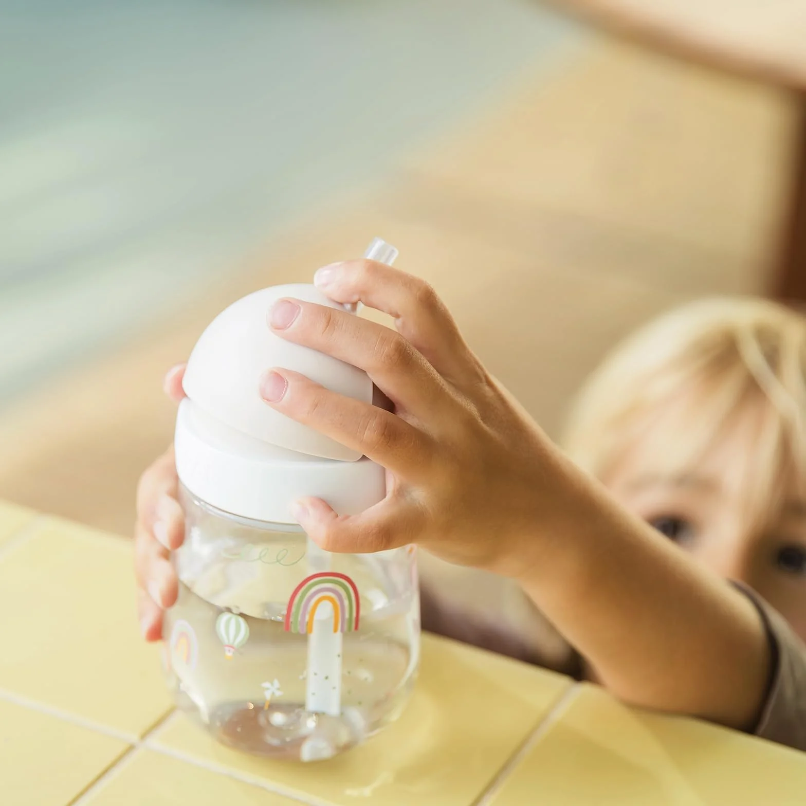 Mepal Kubek Ze Słomką Mio, Kubek dla Maluchów od 9 Miesięcy, Szczelna Butelka do Picia dla Małych Dzieci, Nadaje Się do Mycia w Zmywarce, Nie Zawiera Bpa, 300 Ml, Mała Farma