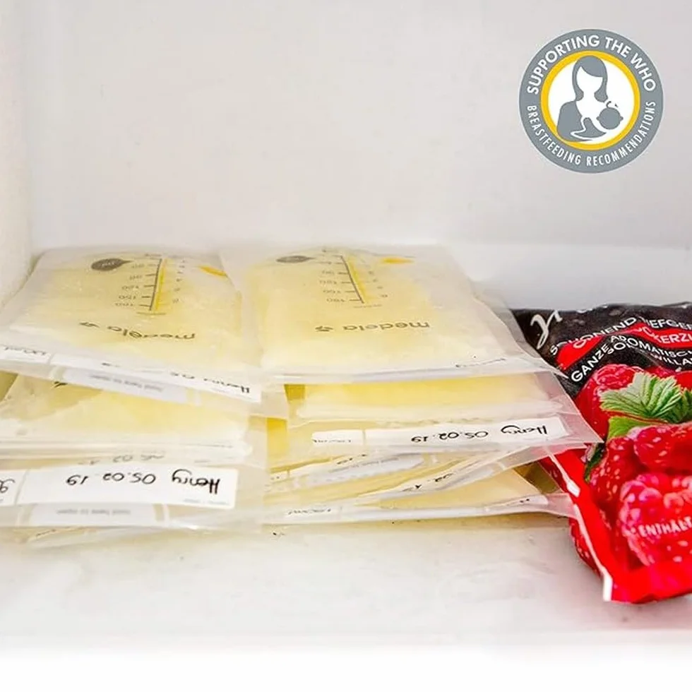 Medela Set of 180 ml Breast Milk Storage Bags - Pack of 50 BPA-free breast milk collection pouches with double zip, quick freeze and thaw