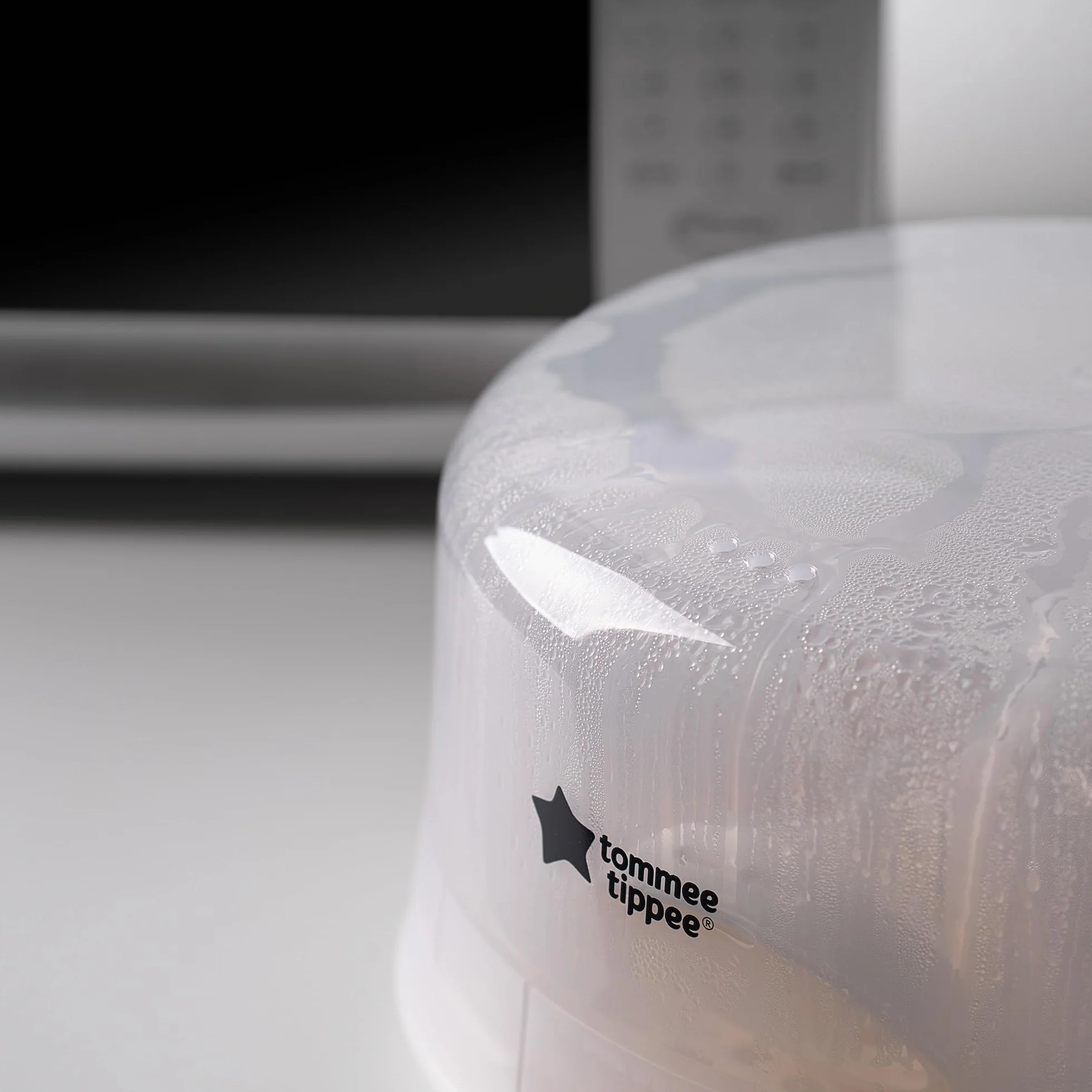 Tommee Tippee Steriliser, Microwave Steam Steriliser for Baby Bottles, 4-Minute Sterilisation Cycle (Pack of 1)