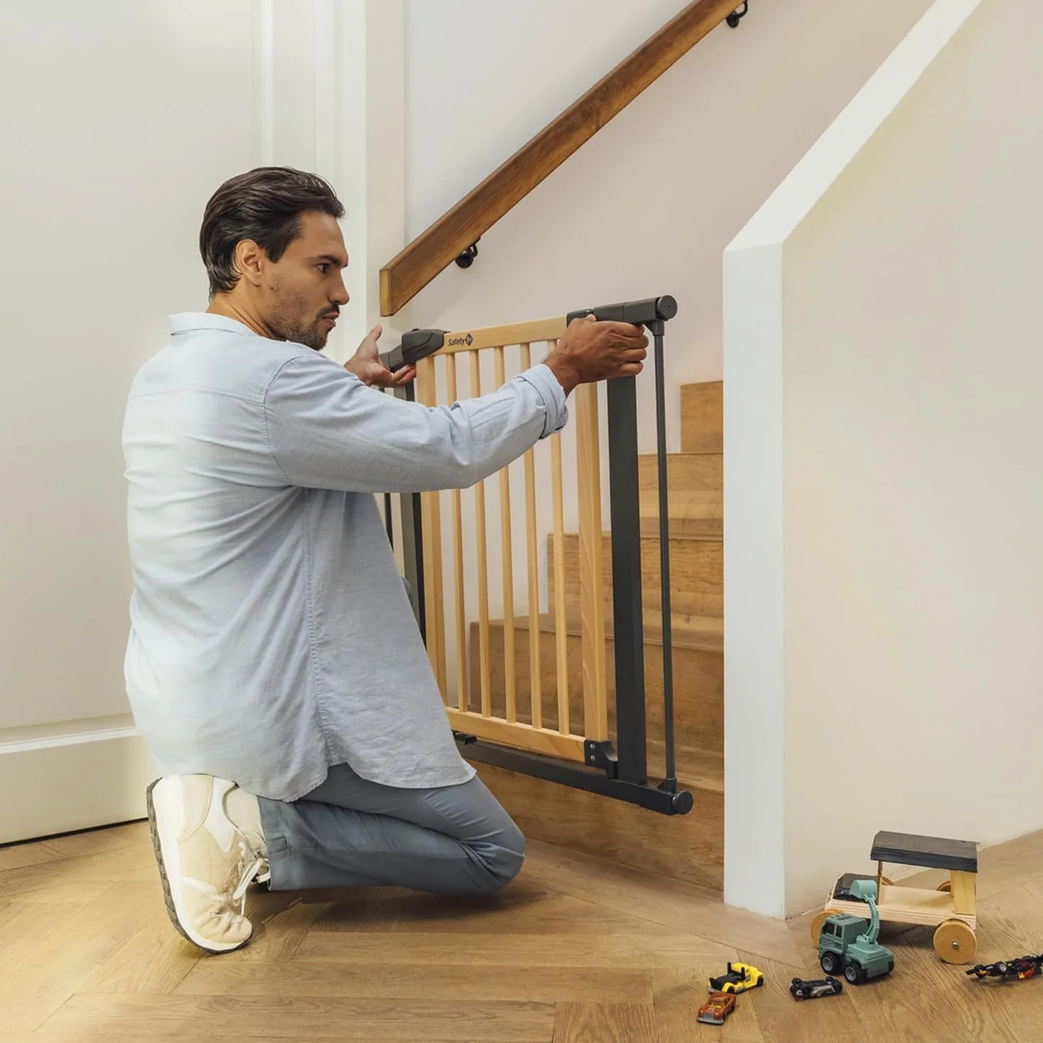 Safety 1st Simply Close Wood and Metal, Bramka schodowa na wcisk, 73–80 cm (do 94 cm), Bez śrub, bez wiercenia, Otwieranie 1 ręką, Podwójna blokada, Bramka zabezpieczjąca dla dzieci, Wood & Graphite