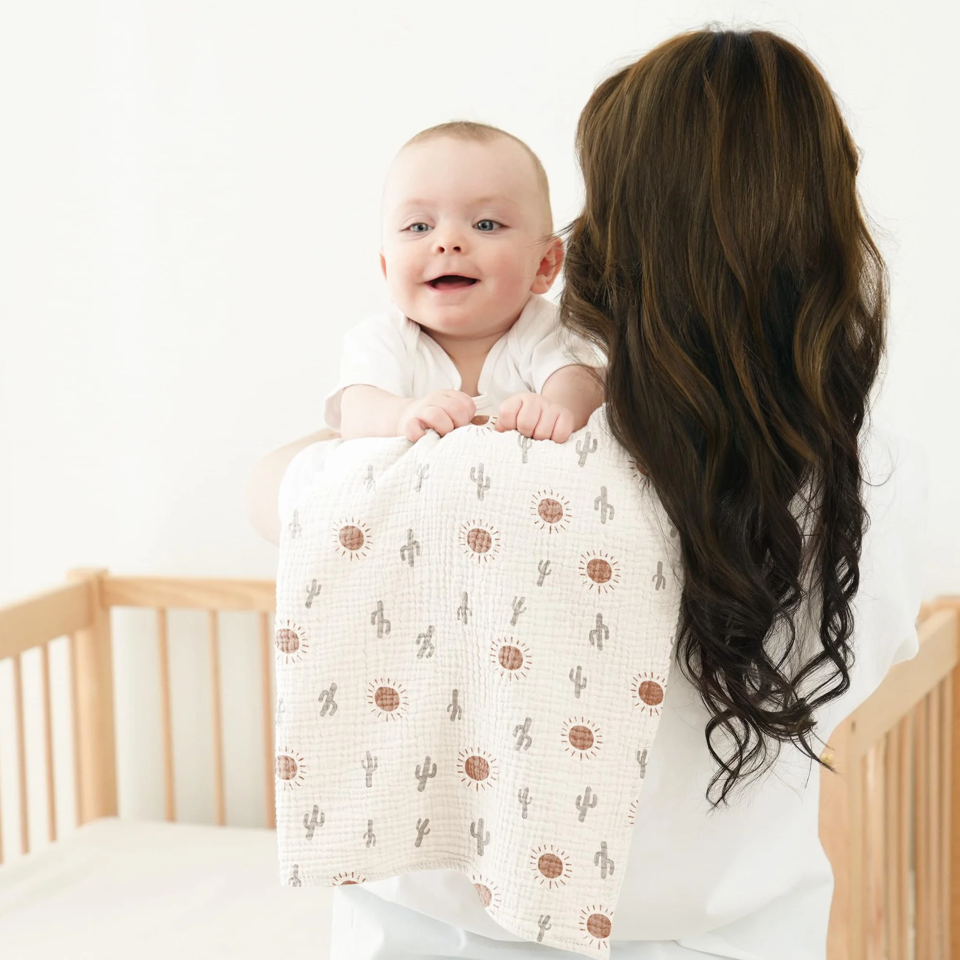 Bearmoss Chusteczki Molton dla niemowląt, 100% bawełna, miękkie ściereczki do ślinu dla niemowląt, oddychające i bardzo chłonne, chłonne ściereczki muślinowe, 4 szt. 60 x 60 cm (brązowy nadruk)