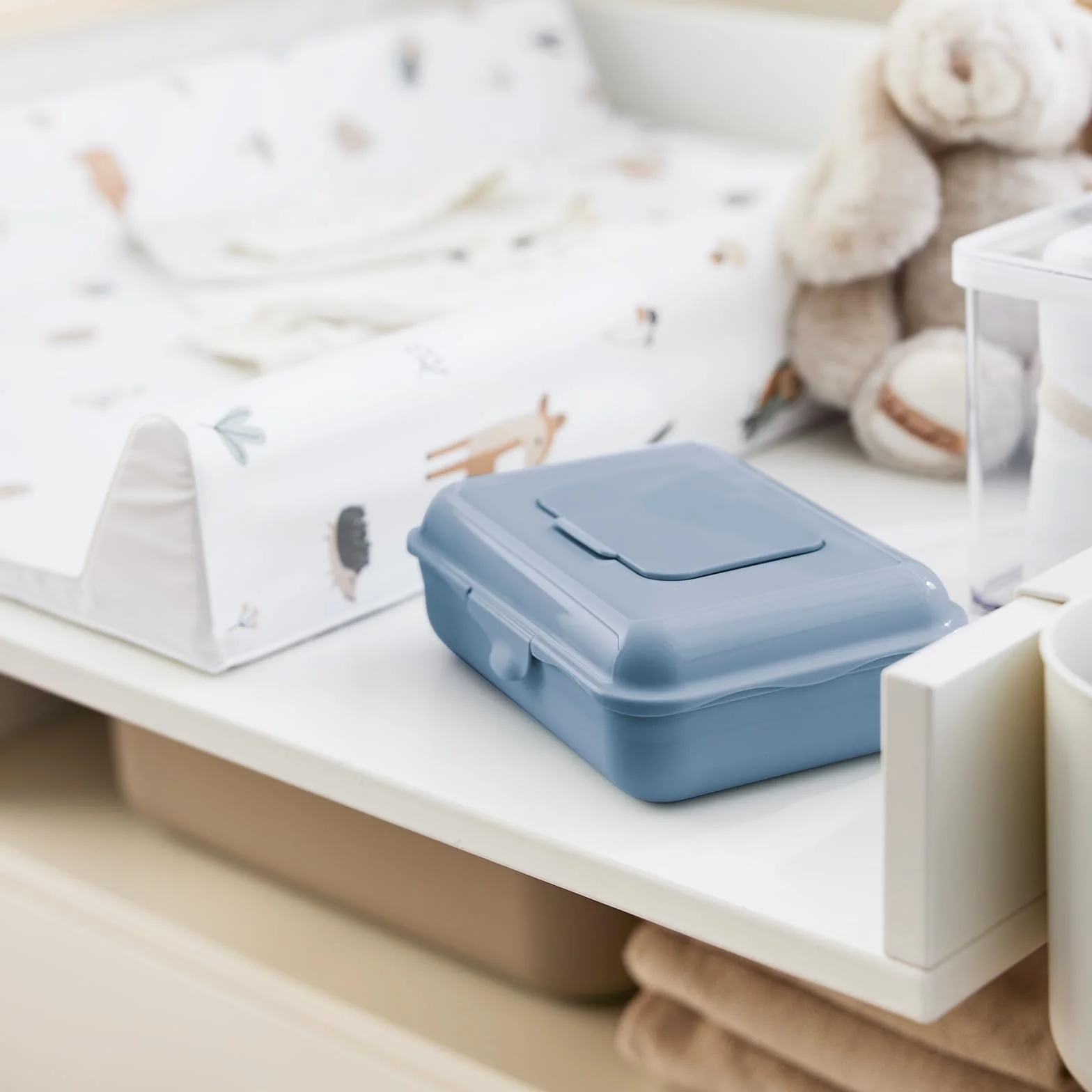 Rotho Babydesign Pudełko na chusteczki nawilżane, niebieskie, 1,25 l – duże pudełko do przechowywania chusteczek nawilżanych, chusteczek dla niemowląt i chusteczek czyszczących – do wielokrotnego