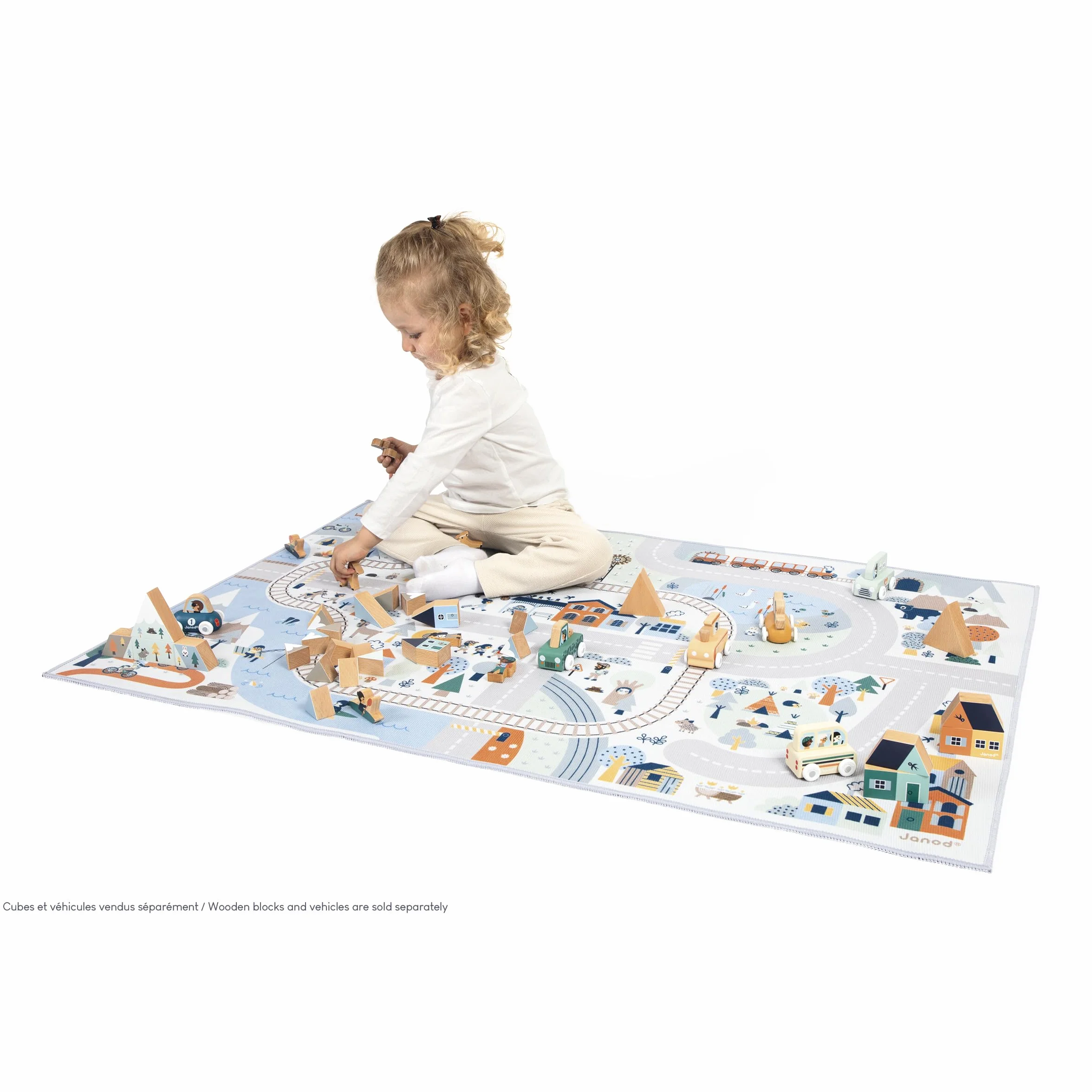 Janod Tapis Voiture Enfant - Thème Montagne Hiver - Doux & Antidérapant - Motyw Sport & Vallée - Tapis de Jeux Chambre Fille & Garçon - 120 x 78 cm - Lavable à la main - A partir de 2 ans - J05940