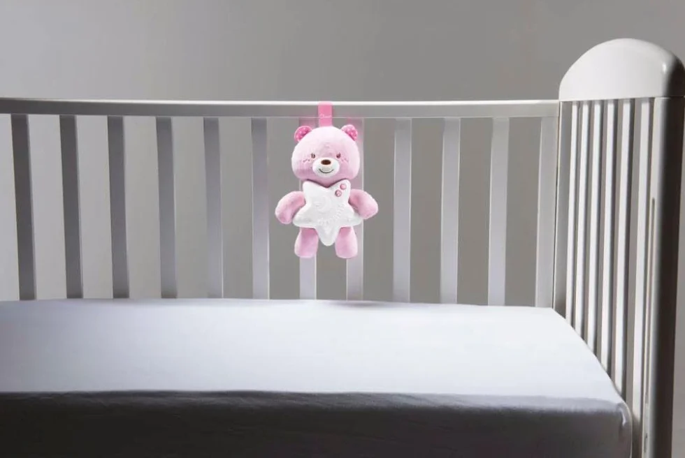 Chicco First Dreams Miś, do Zawieszenia na Łóżeczku, z Kojącymi Melodiami i Lampką Nocną, 0 m+, Różowy