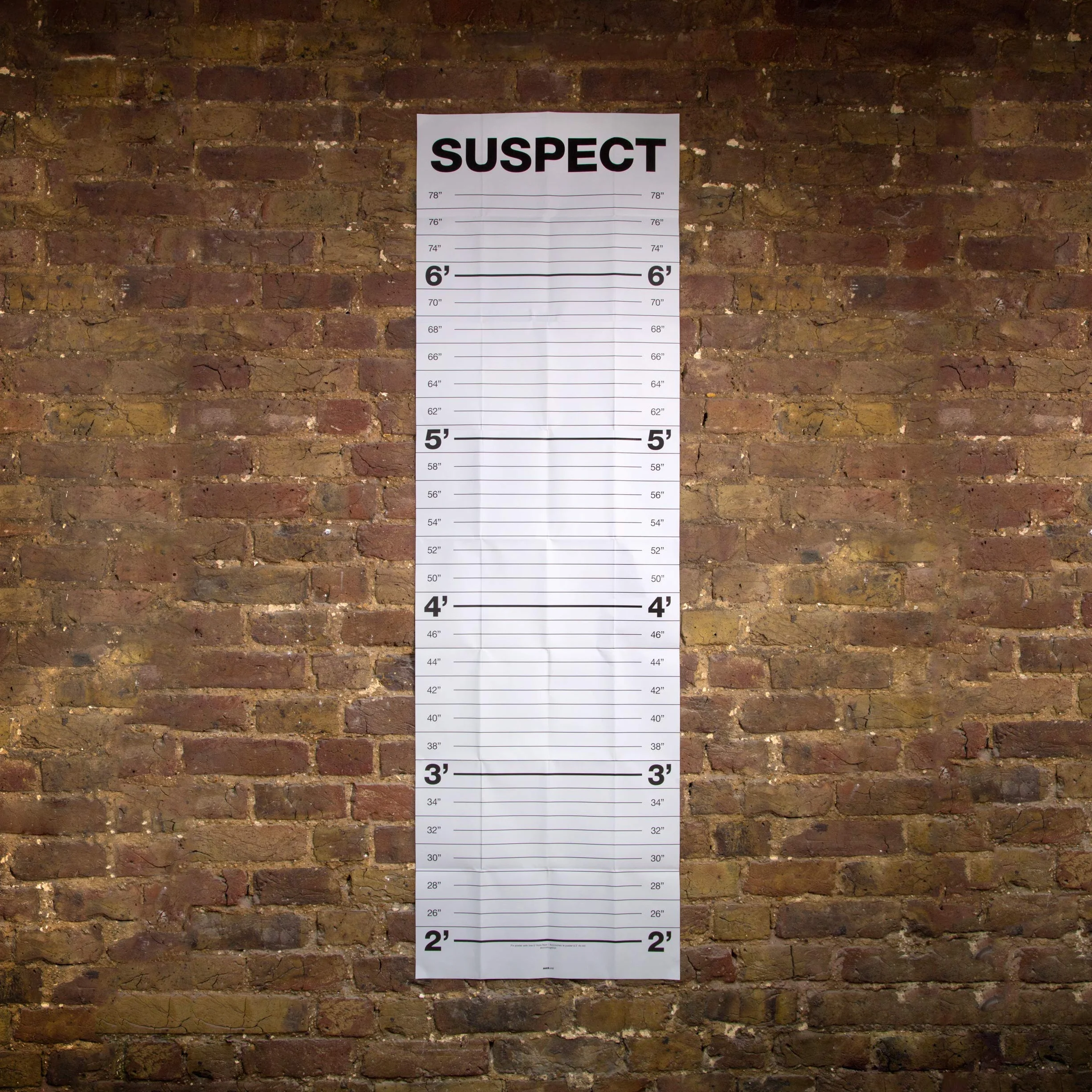 SUCK UK Mugshot wykres wzrostu ściany dla dzieci i dorosłych | rekwizyt imprezowy i fotobójczy, biały/czarny