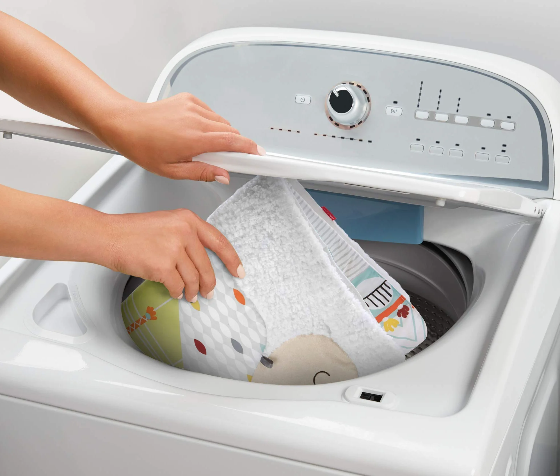 Fisher-Price Hbb74-5 Zmysłowa Mata do Zabawy dla Niemowlaka, Miękka Mata do Raczkowania z Zabawkami Sensorycznymi, Sześć Wyjmowanych Zabawek Aktywizujących, Wyposażenie Niemowlaka od Urodzenia
