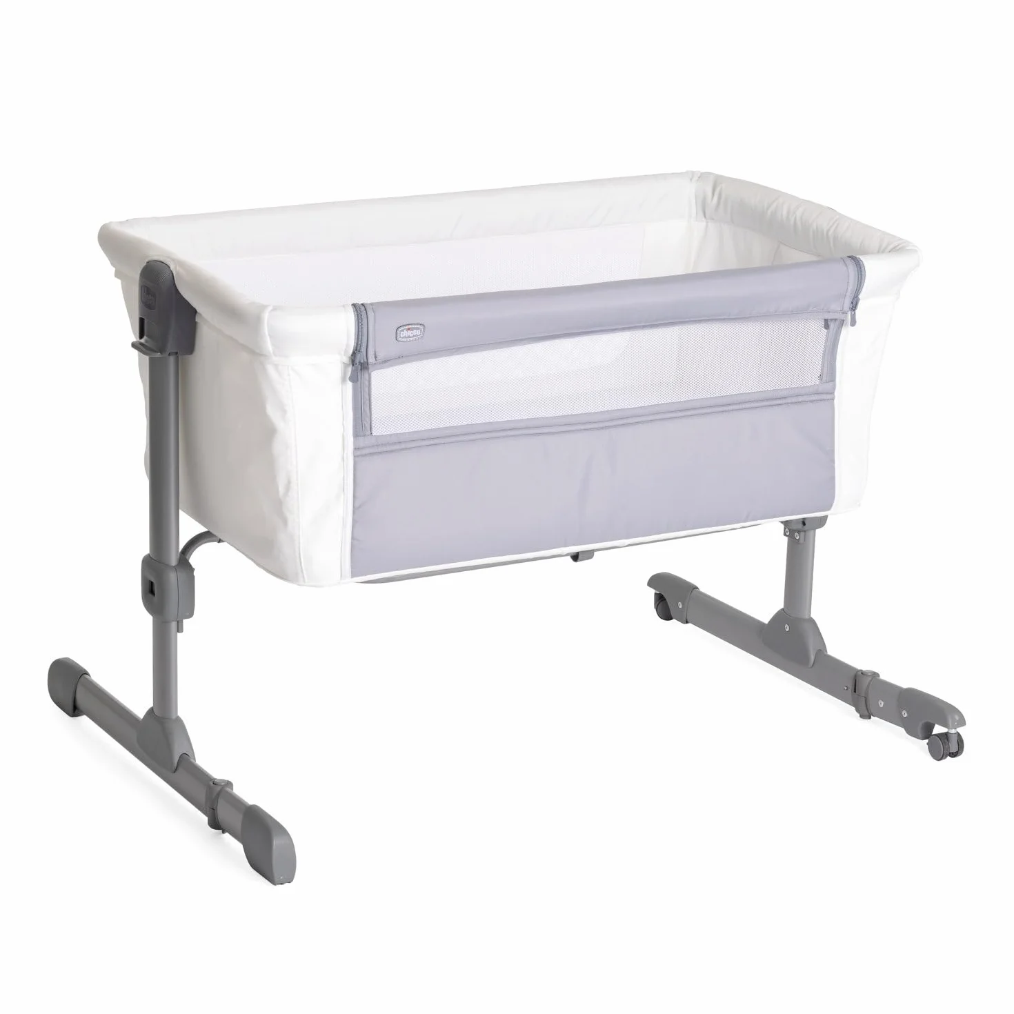 Chicco Next2Me Essential Łóżeczko dziecięce boczne, łóżeczko do wspólnego spania, kompatybilne z kilkoma łóżkami, regulowana wysokość, materac i torba w zestawie, 0-6 miesięcy, białe