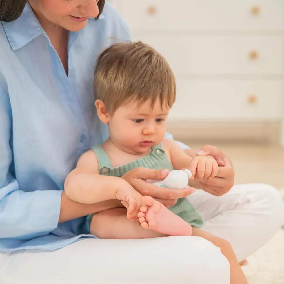 Elektryczny pilnik do paznokci dla niemowląt Miniland Baby Trymer do paznokci Elektryczny obcinacz do paznokci dla niemowląt i dorosłych, dla noworodków i małych dzieci, w zestawie 6 głowic