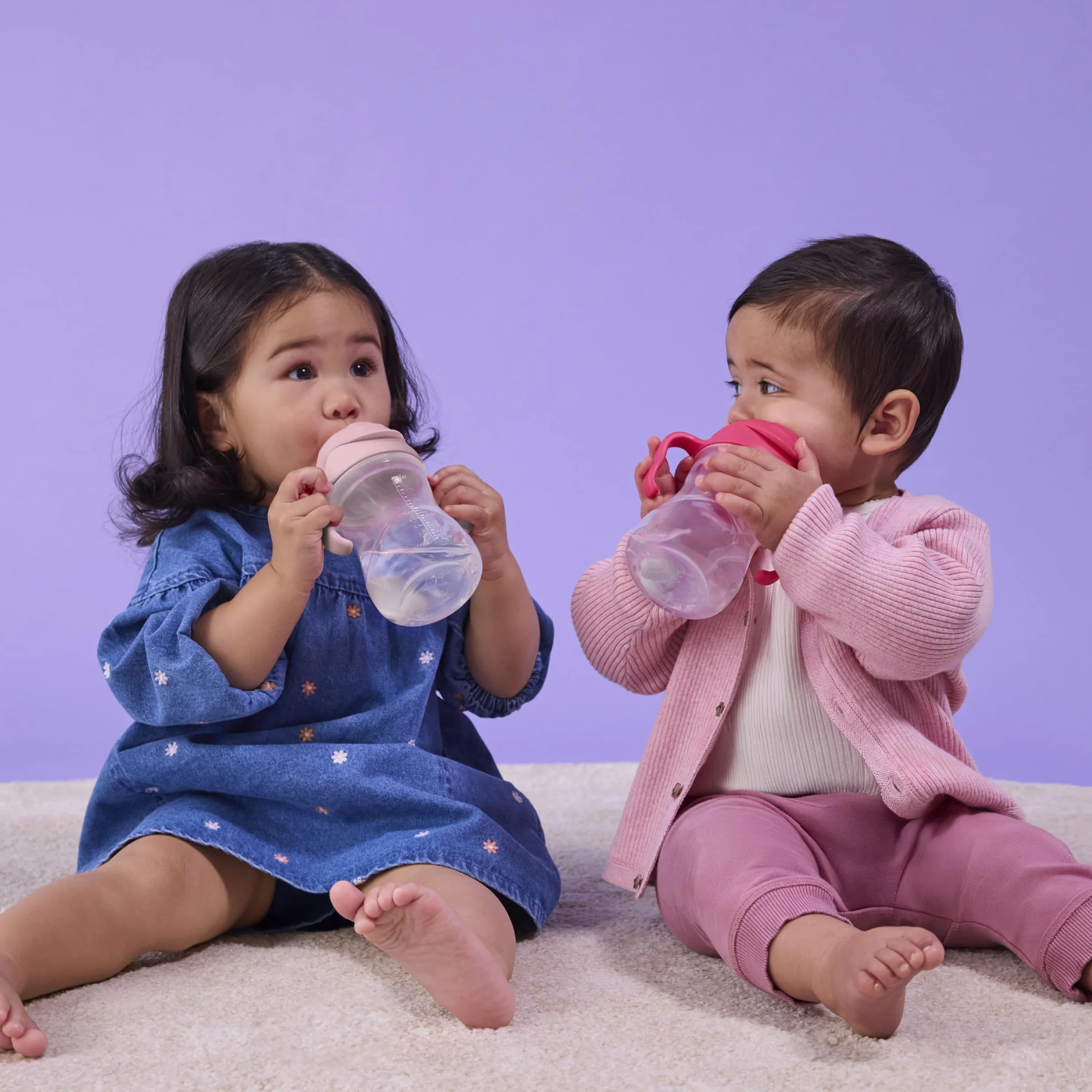 b.box Kubek ze słomką | Do picia pod każdym kątem | Składana pokrywka, kubek ze słomką, łatwy uchwyt | Nie zawiera BPA, nadaje się do mycia w zmywarce | Od 6 miesięcy | 240 ml