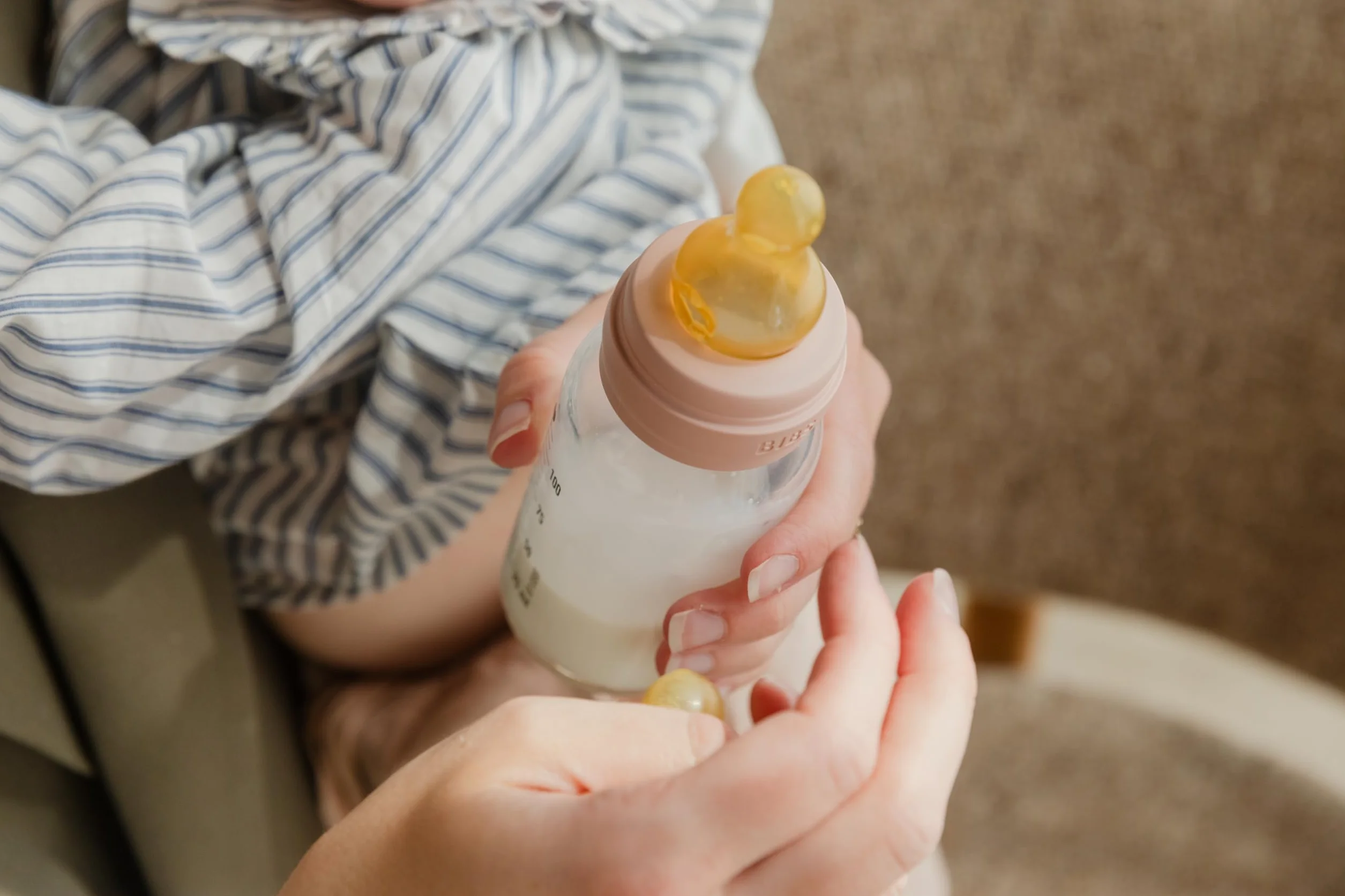 BIBS Butelka dla niemowląt 150 ml. Smoczek z naturalnego kauczuku - zestaw butelek dla niemowląt. Antykolka. Nie zawiera BPA. Przeciwdziała kolce. Wolny przepływ. Lekki i łatwy do czyszczenia.
