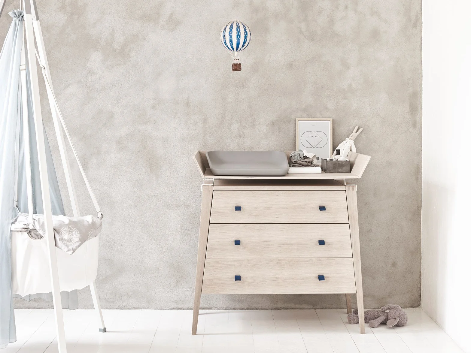 LINEA BY LEANDER® nakładka do przewijania komody w kolorze dębu