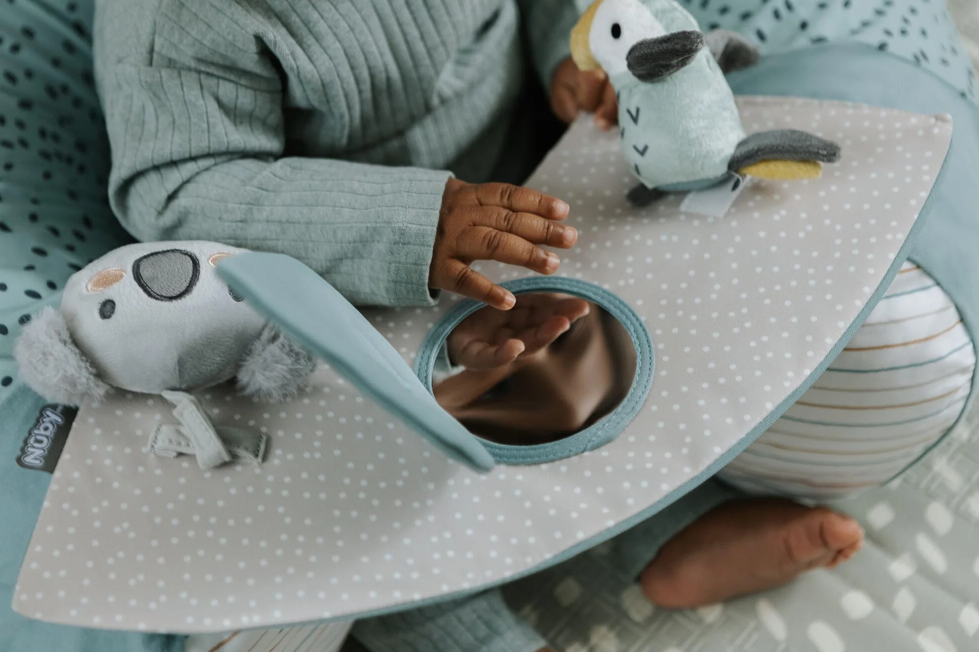 Nuby Animal Adventures Sit-Me-Up fotelik dziecięcy – nadmuchiwane siedzisko podłogowe do siedzenia i zabawy, zdejmowana taca, można prać w pralce, nadaje się dla dzieci od 6 miesięcy