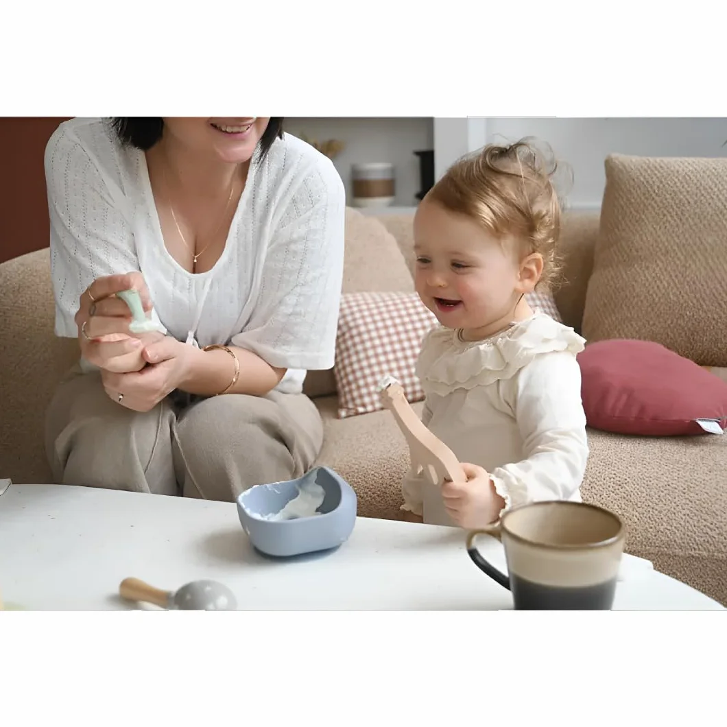 BÉABA - Miska z silikonu z przyssawkami – dla niemowląt i małych dzieci – antypoślizgowa – idealnie przylega do stołu i deski do jedzenia – nadaje się do kuchenki mikrofalowej – szara