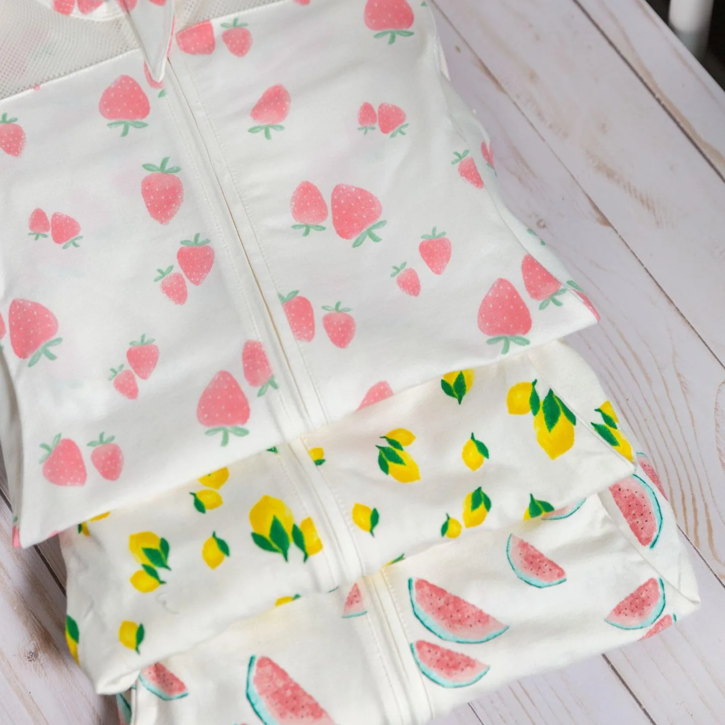 happiest baby Koc do owijania SNOO - 100% organiczna bawełna - wspomaga zdrowy rozwój bioder (truskawkowy wzór kości słoniowej, duży)