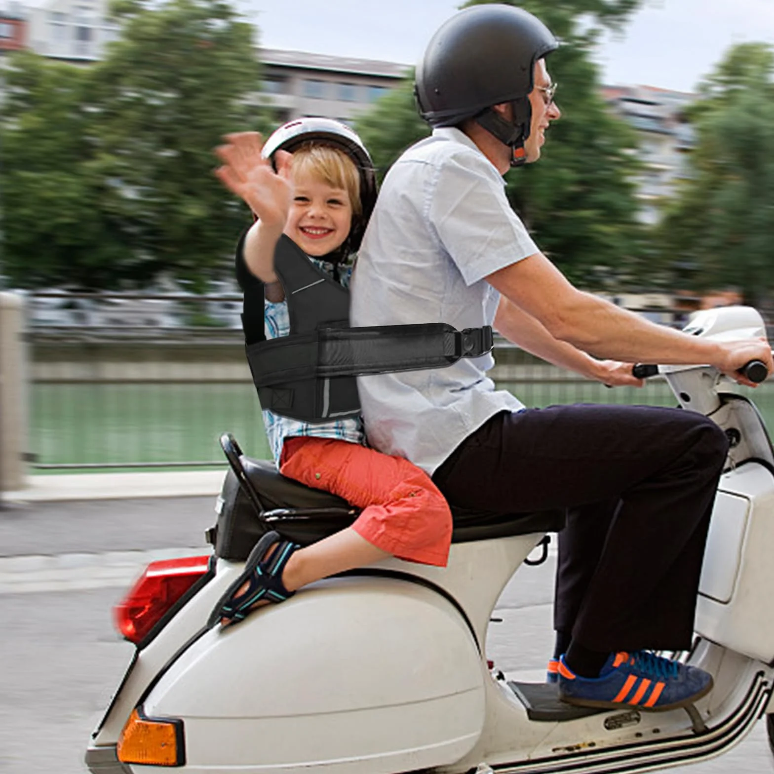 Dziecięcy pas bezpieczeństwa motocyklowego, regulowany pasek motocyklowy z uchwytami, odblaskowy materiał, ochrona przed upadkiem, odpowiedni dla dzieci w wieku od 2 do 12 lat