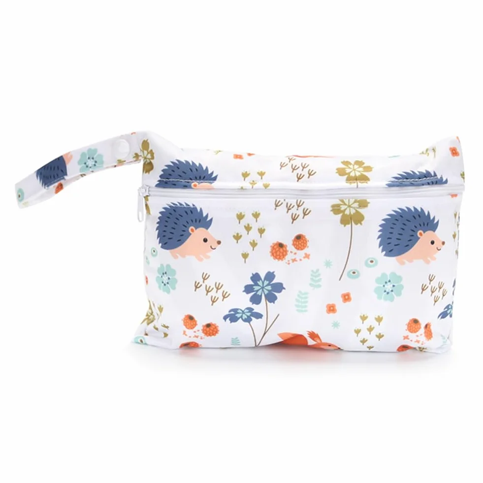 Wodoszczelna mini torba na pieluchy z kolorowym wzorem zwierzęcym 22x15 cm organizer dla niemowląt