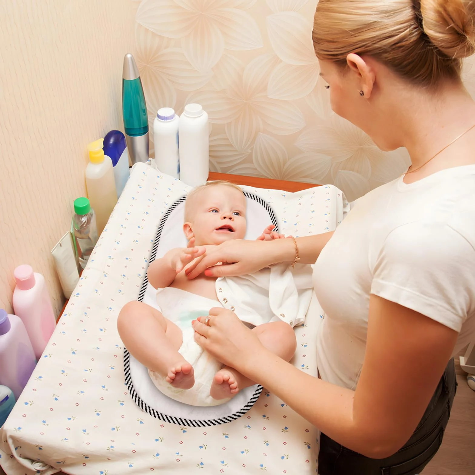 Pandaear Zestaw 4 wodoodpornych przenośnych podkładek do przewijania w podróży, zmywalne podkładki do przewijania Baby Diaper Changing Mat - 60 x 30 cm