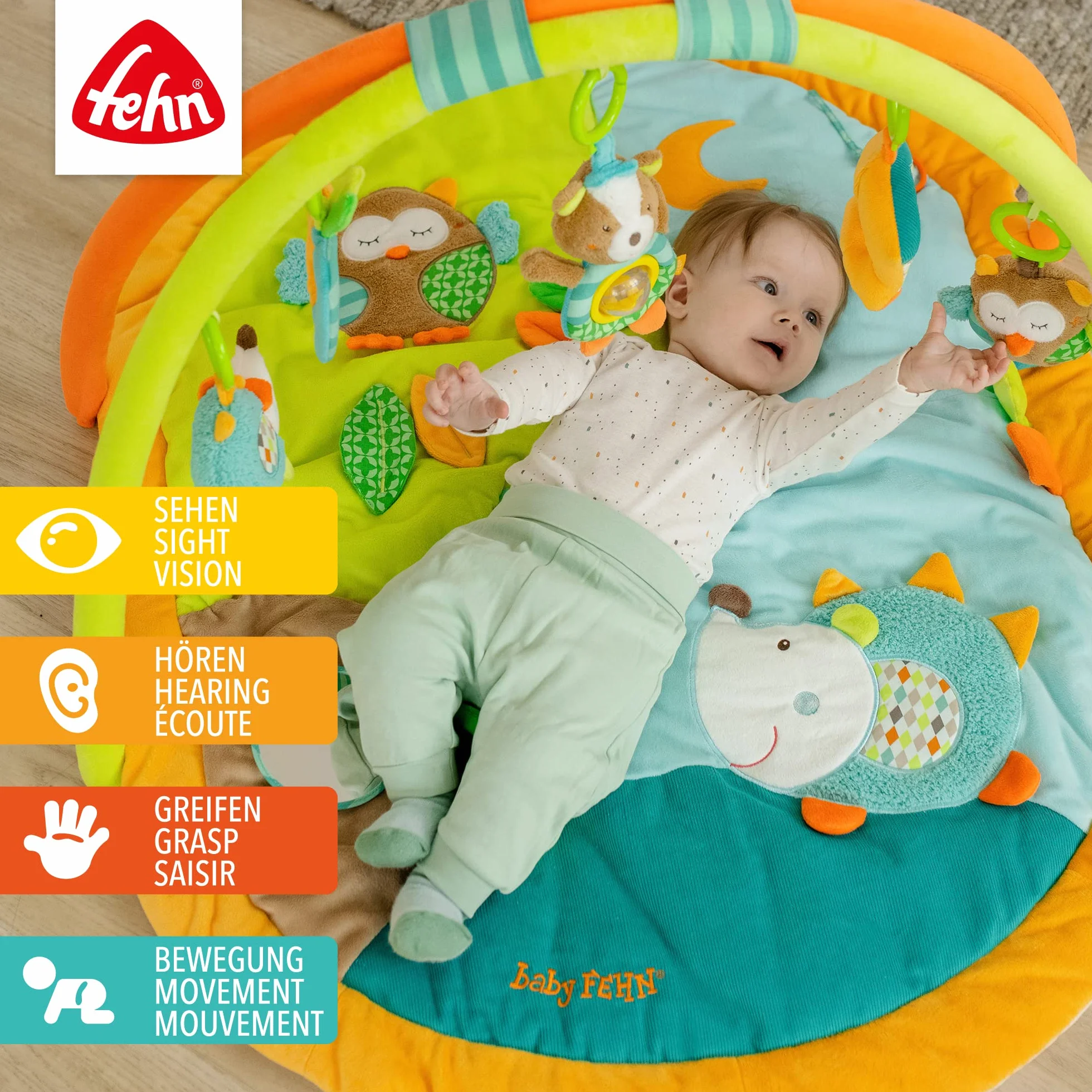 Fehn Sleeping Forest 3D Activity Blanket Play Arch - Baby Crawling Mat z 5 wymiennymi zabawkami do uchwytu - Mata do zabawy dla niemowląt i dzieci od 0+ miesięcy - Crawling Mat jako prezent urodzenia